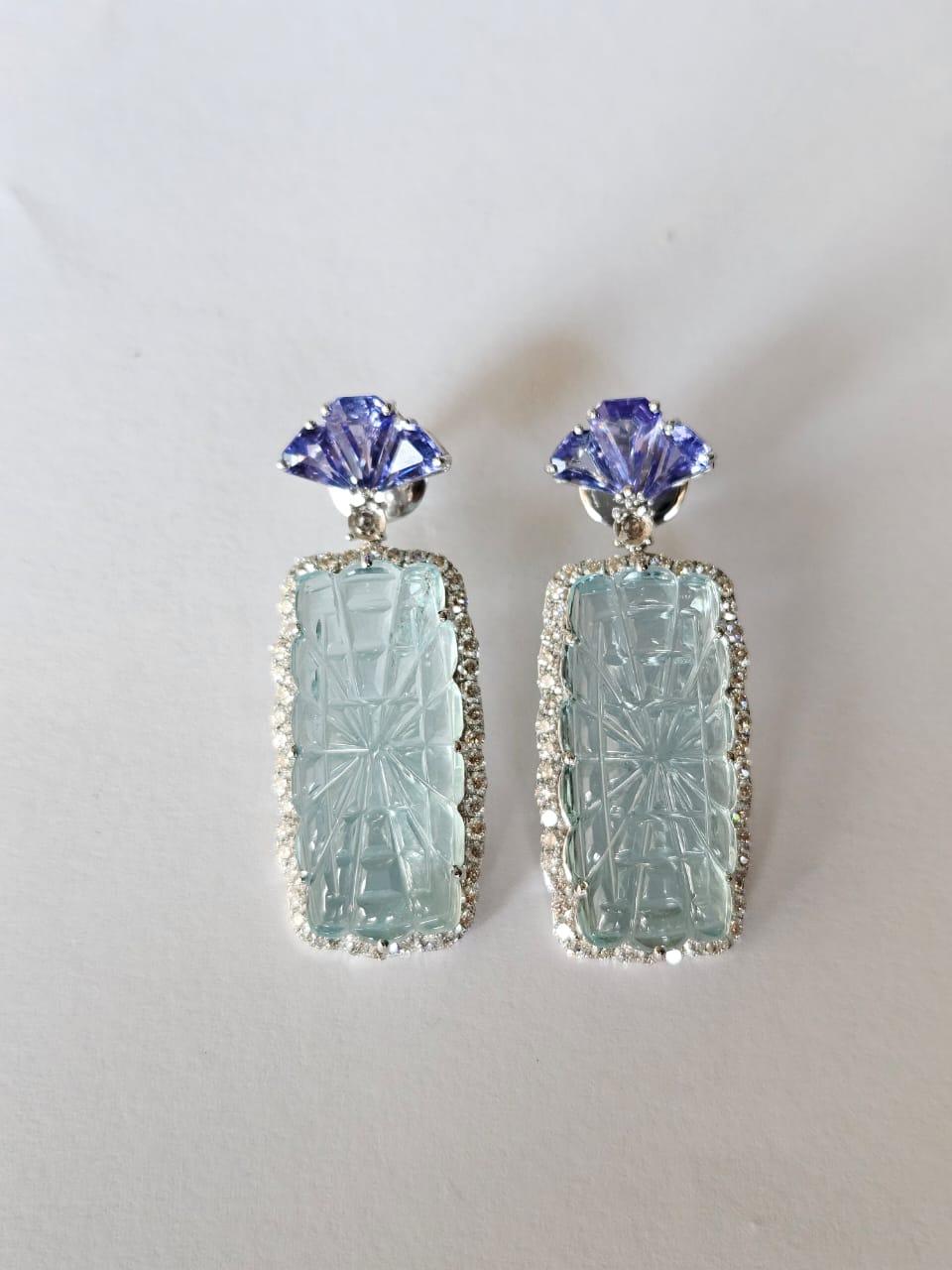 Set in 18K white Gold, carved Aquamarine, Tanzanite & Diamonds Dangle Earrings In New Condition In Hong Kong, HK