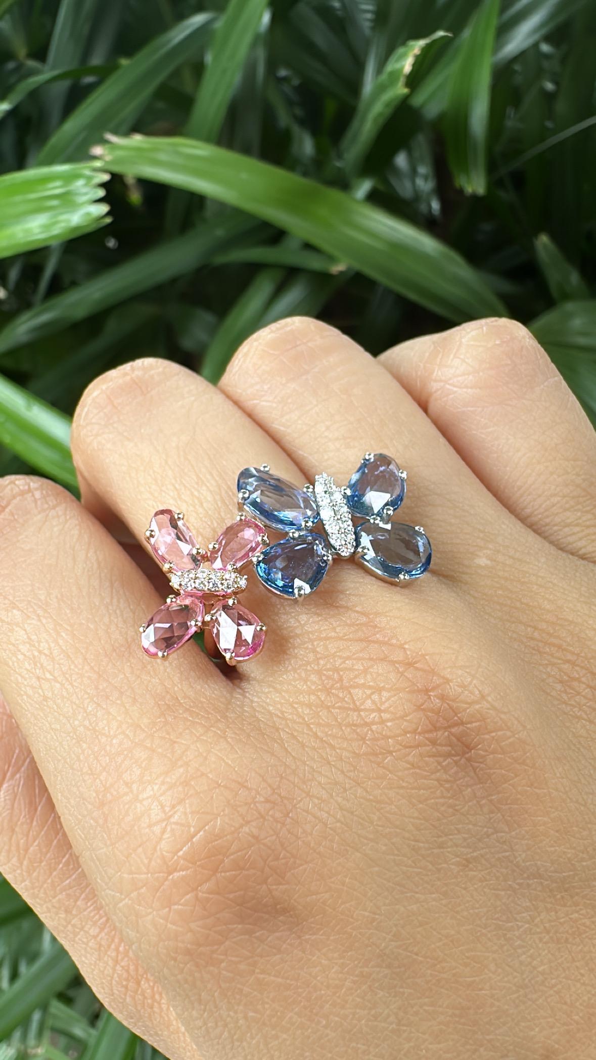 Bague de fiançailles en or blanc 18 carats, saphirs bleus et roses de Ceylan et diamants en vente 4