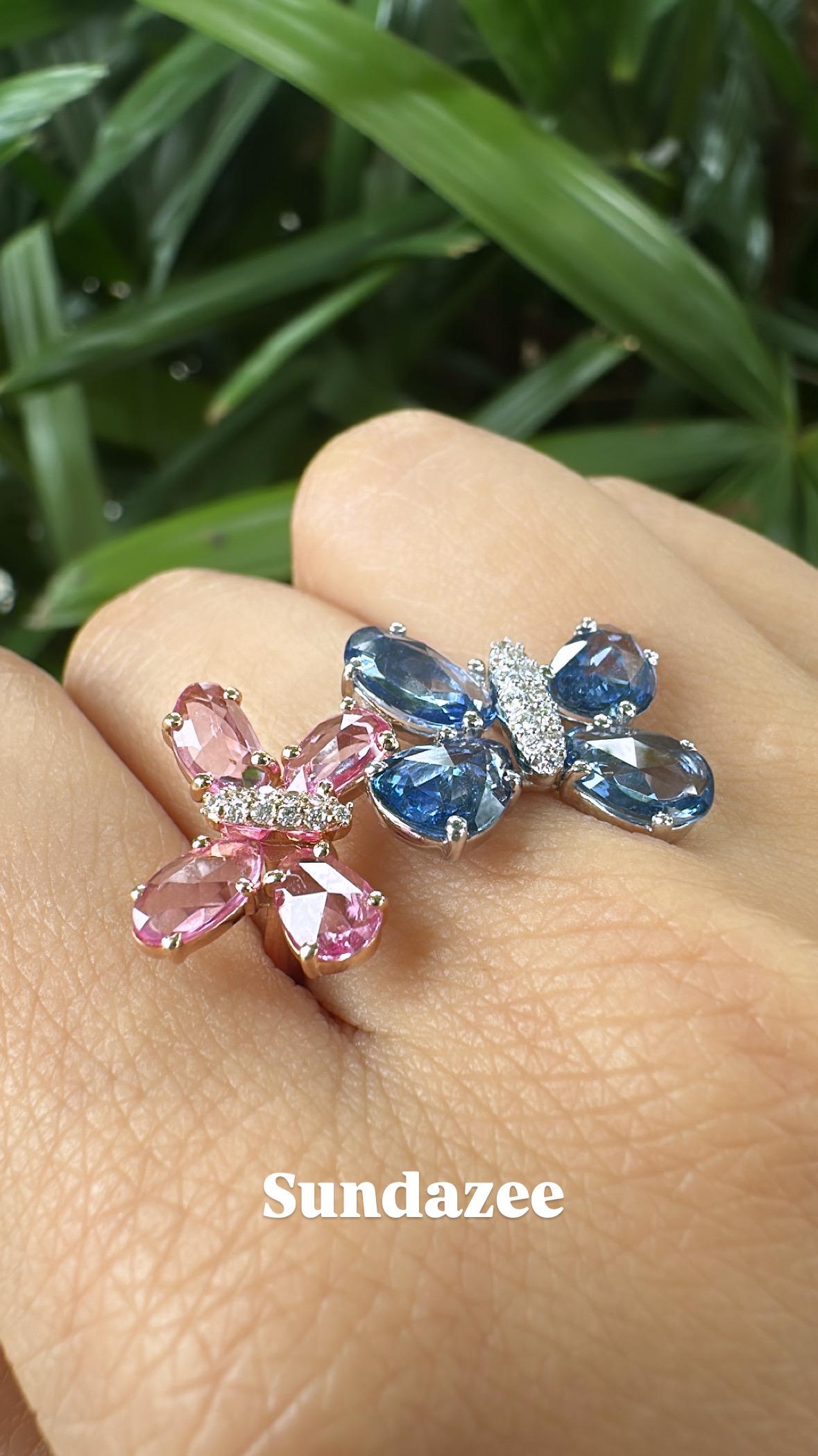 Bague de fiançailles en or blanc 18 carats, saphirs bleus et roses de Ceylan et diamants en vente 1