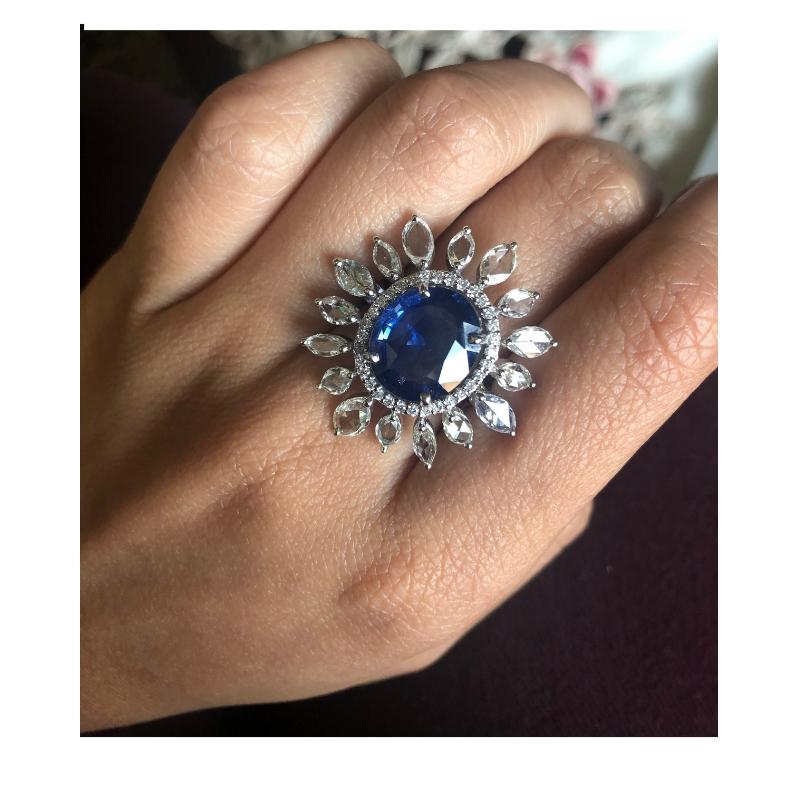Set in 18 Karat Gold, Ceylon Blue Sapphire and Rose Cut Diamonds Cocktail Ring In New Condition In Hong Kong, HK