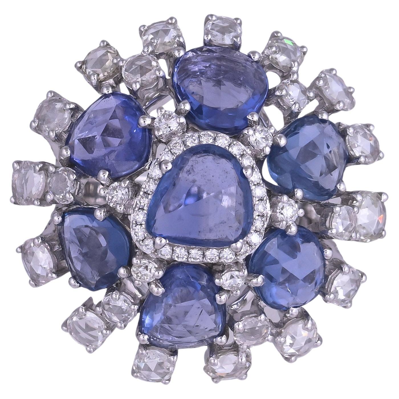 Cocktailring aus 18 Karat Weißgold, blaue Ceylon-Saphire und Diamanten im Rosenschliff