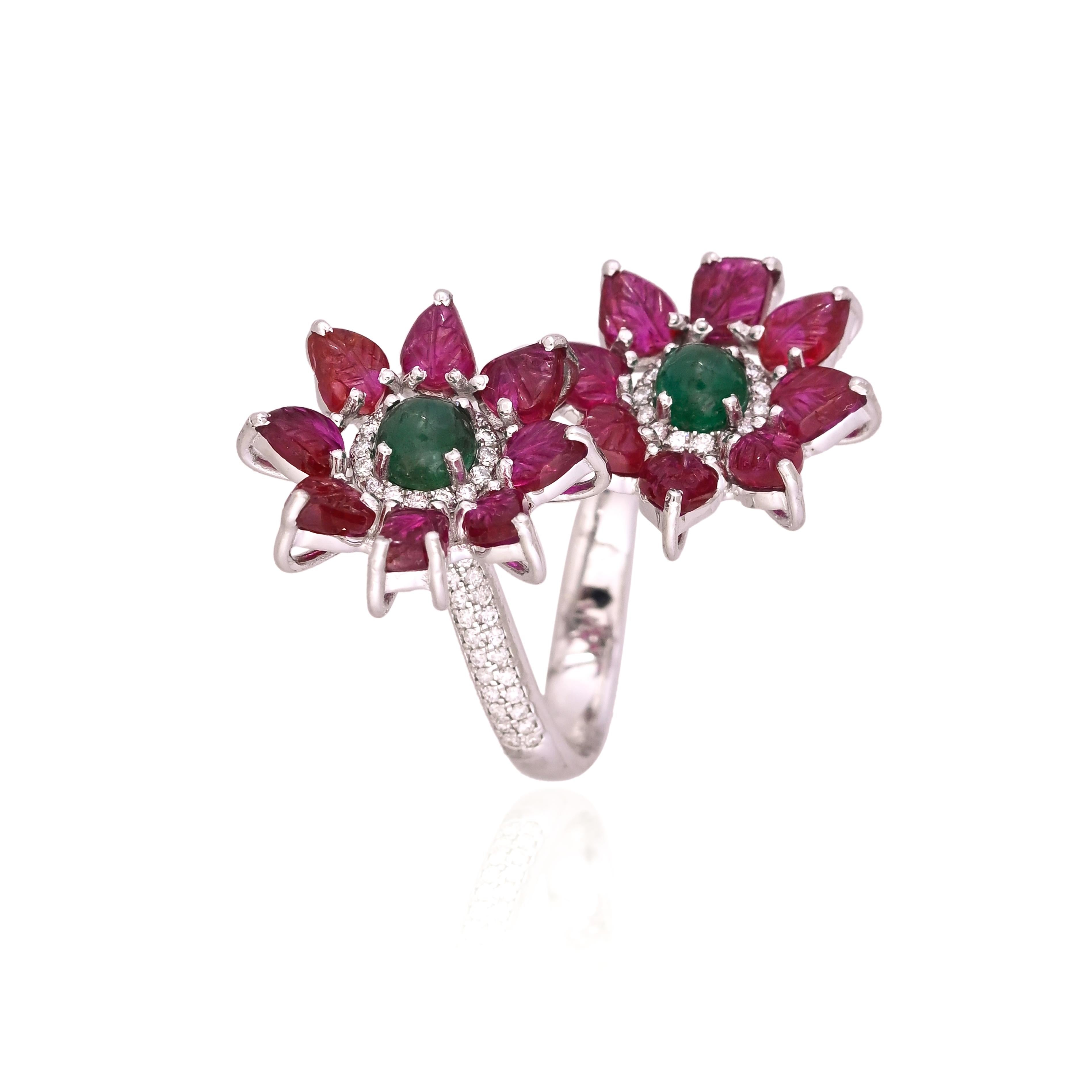 Bague Toi et Moi en or blanc 18 carats, cabochon d'émeraude, rubis taillé et diamants en vente 6