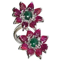 Bague Toi et Moi en or blanc 18 carats, cabochon d'émeraude, rubis taillé et diamants