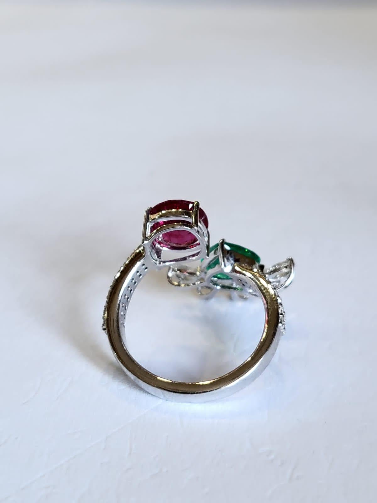 Modern Set in 18k White Gold, Natural Emerald, Rubellite & Diamonds Engagement Ring For Sale