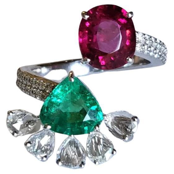 Set in 18k White Gold, Natural Emerald, Rubellite & Diamonds Engagement Ring For Sale