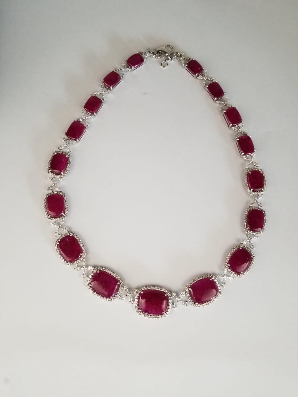 18 Karat Gold Natural Mozambique Ruby and Marquise Diamonds Necklace Set 2
