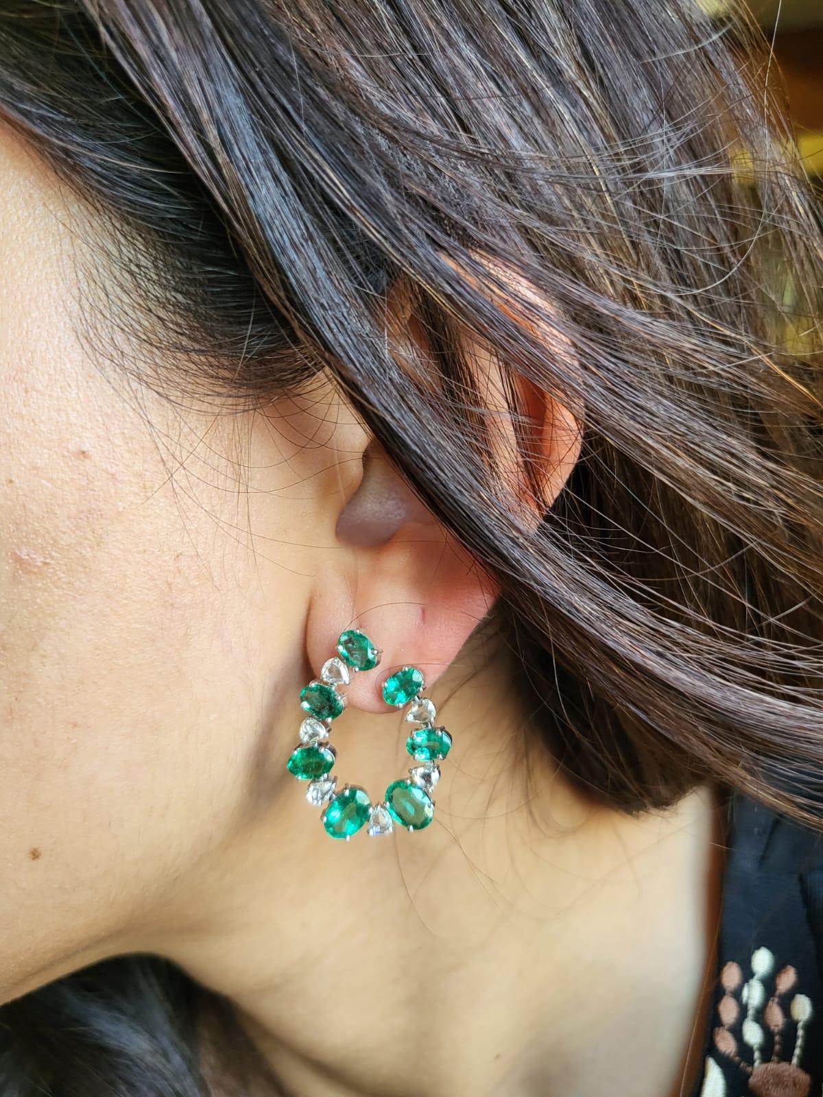 Set in 18K White Gold, Natural Zambian Emerald & Rose Cut Diamonds Hoop Earrings In New Condition In Hong Kong, HK