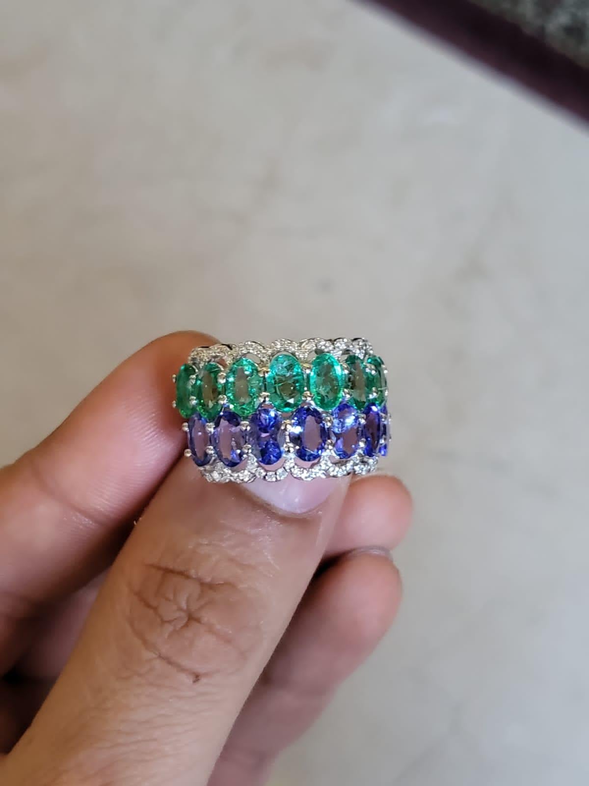 Set in 18k White Gold, Natural Zambian Emerald, Tanzanite & Diamonds Band Ring In New Condition In Hong Kong, HK