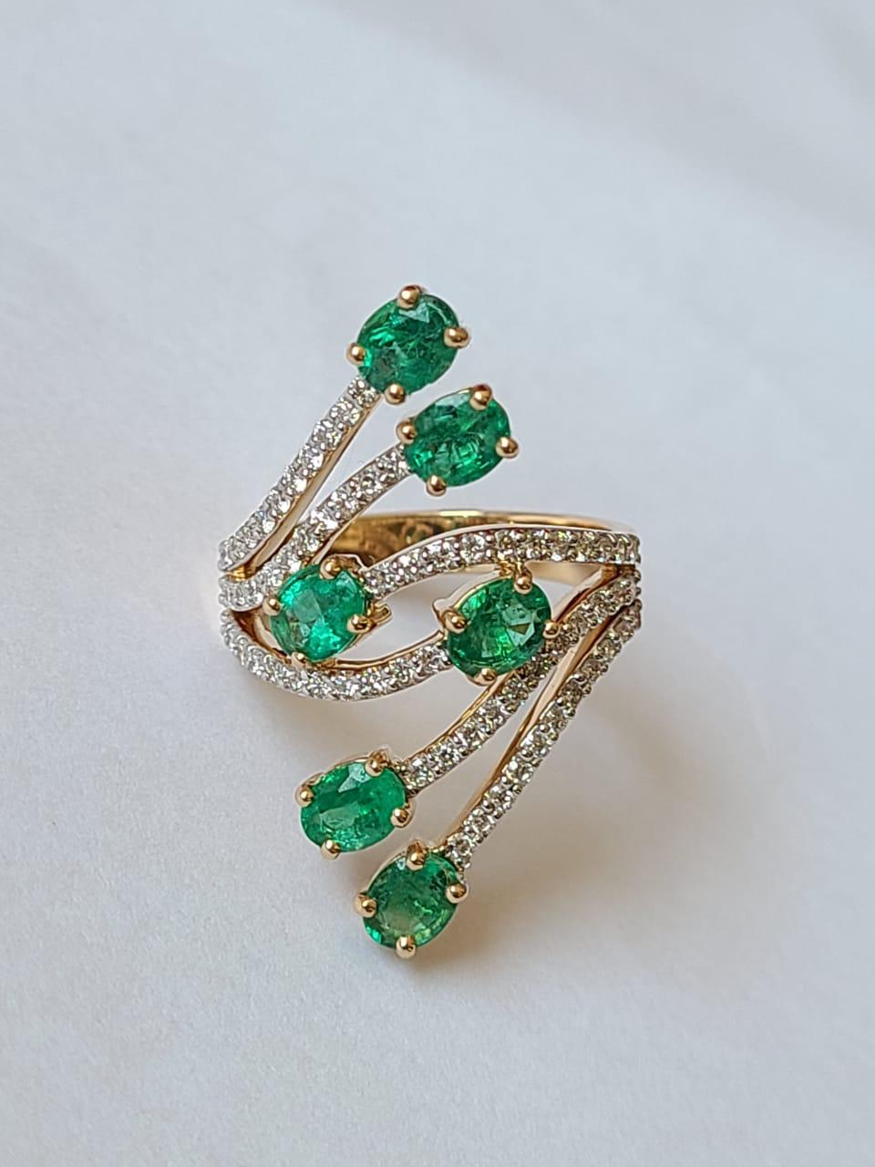 Round Cut Set in 18K White Gold, Natural Zambian Emeralds & Diamonds Band Ring