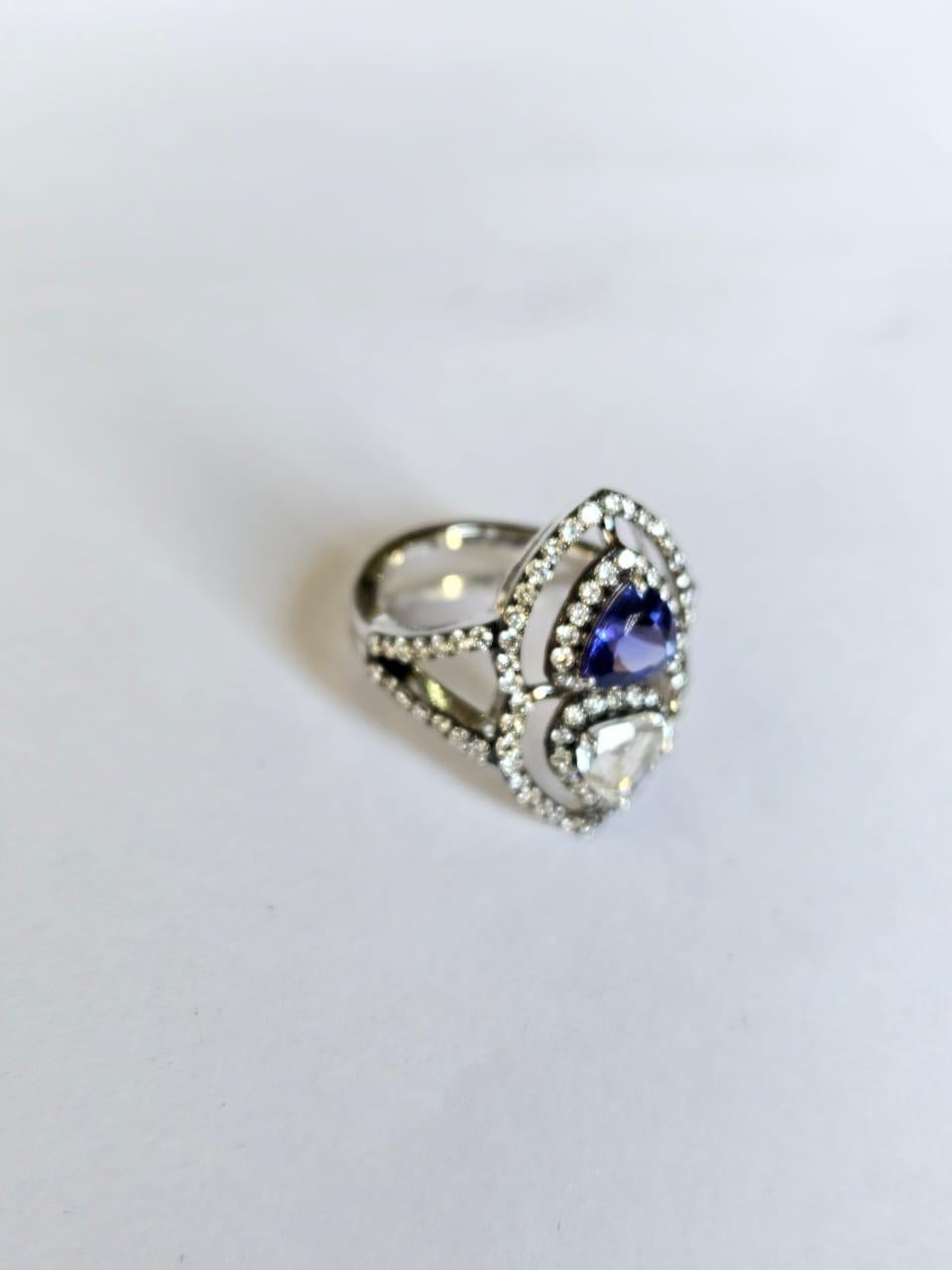 Set in 18K white Gold, Tanzanite trillion & Rose Cut Diamonds Engagement Ring In New Condition For Sale In Hong Kong, HK