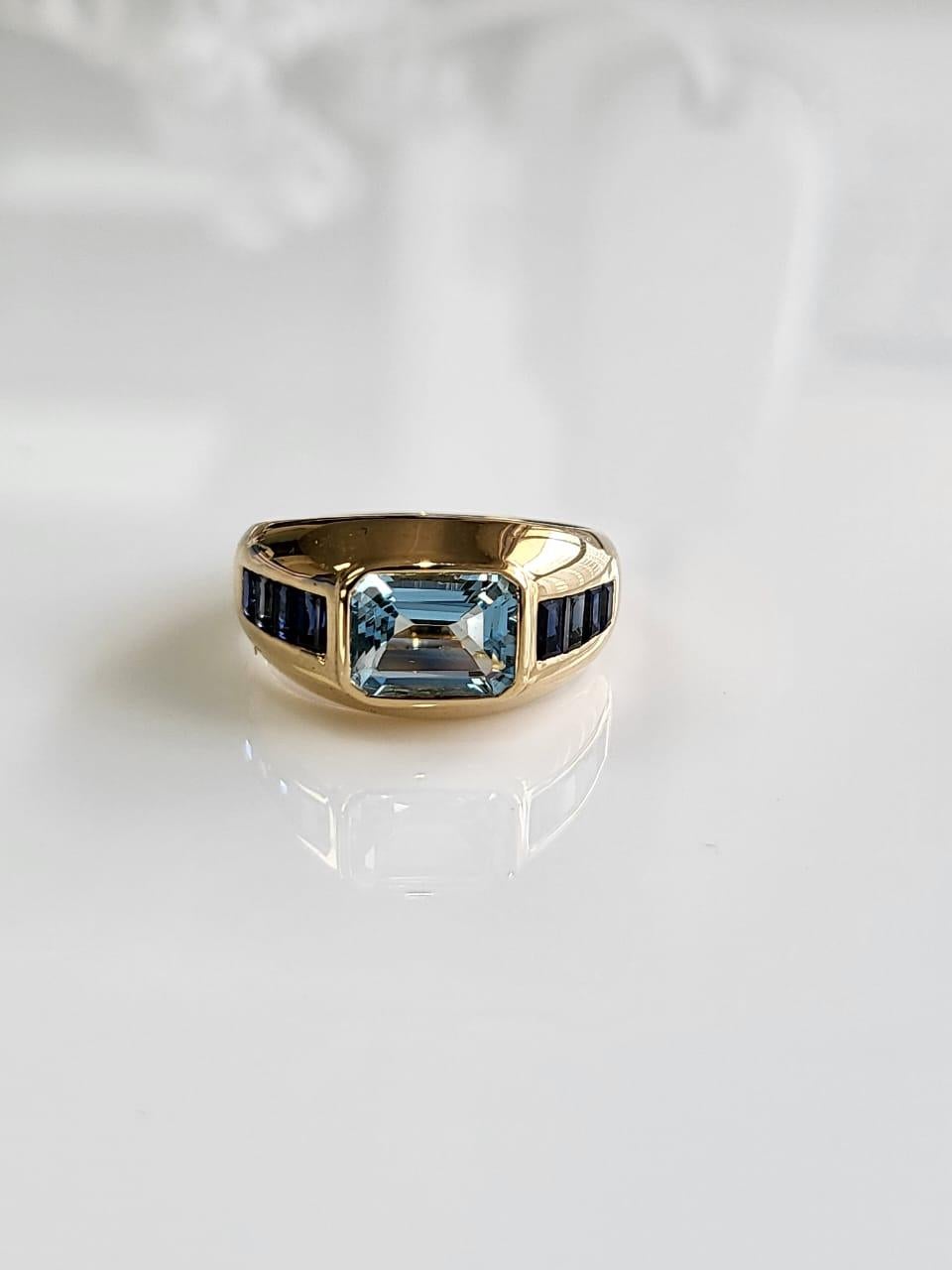 Set in 18K Yellow Gold, 1.26 carats Aquamarine & Blue Sapphire Engagement Ring In New Condition For Sale In Hong Kong, HK