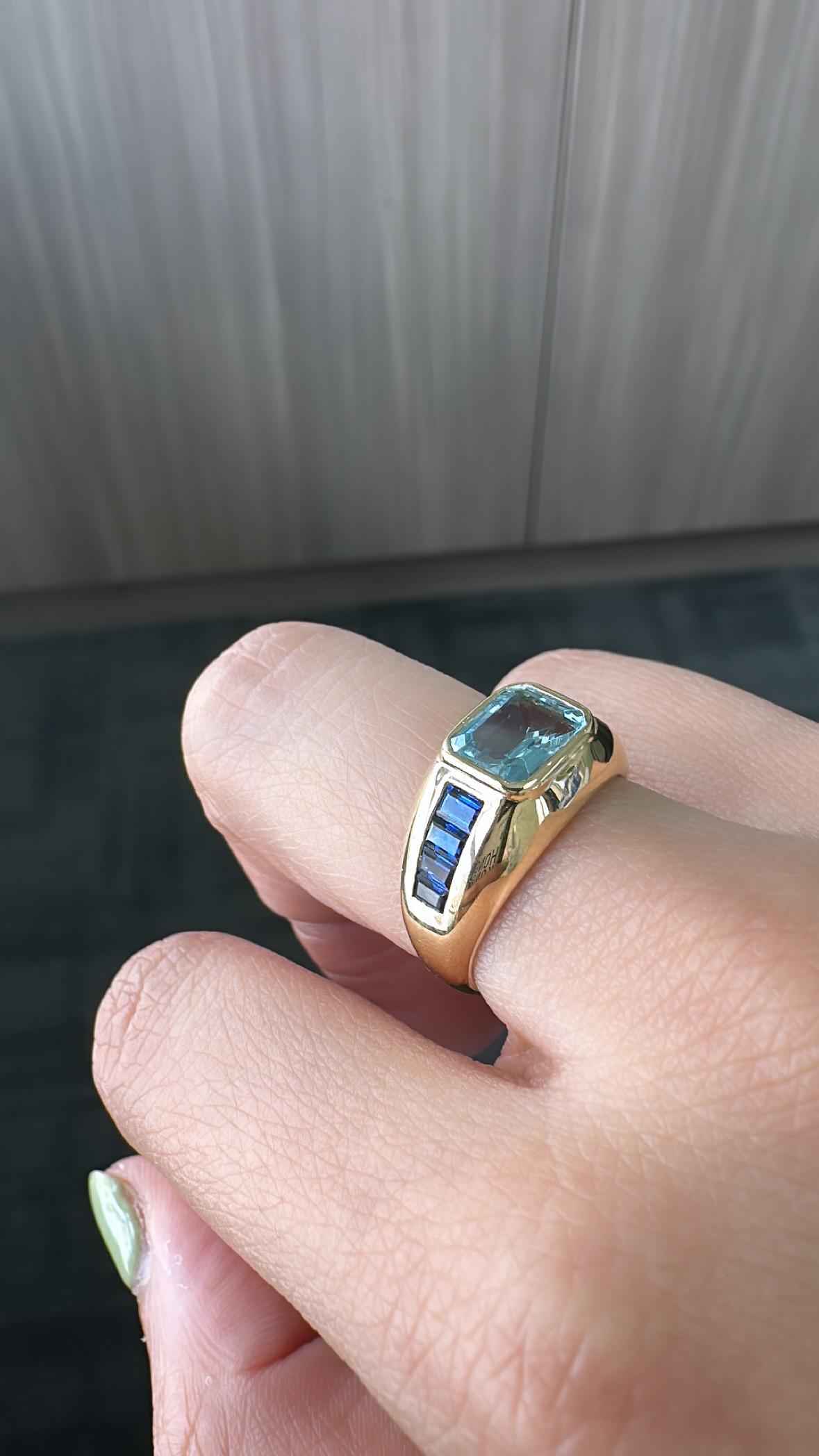 Women's or Men's Set in 18K Yellow Gold, 1.26 carats Aquamarine & Blue Sapphire Engagement Ring For Sale