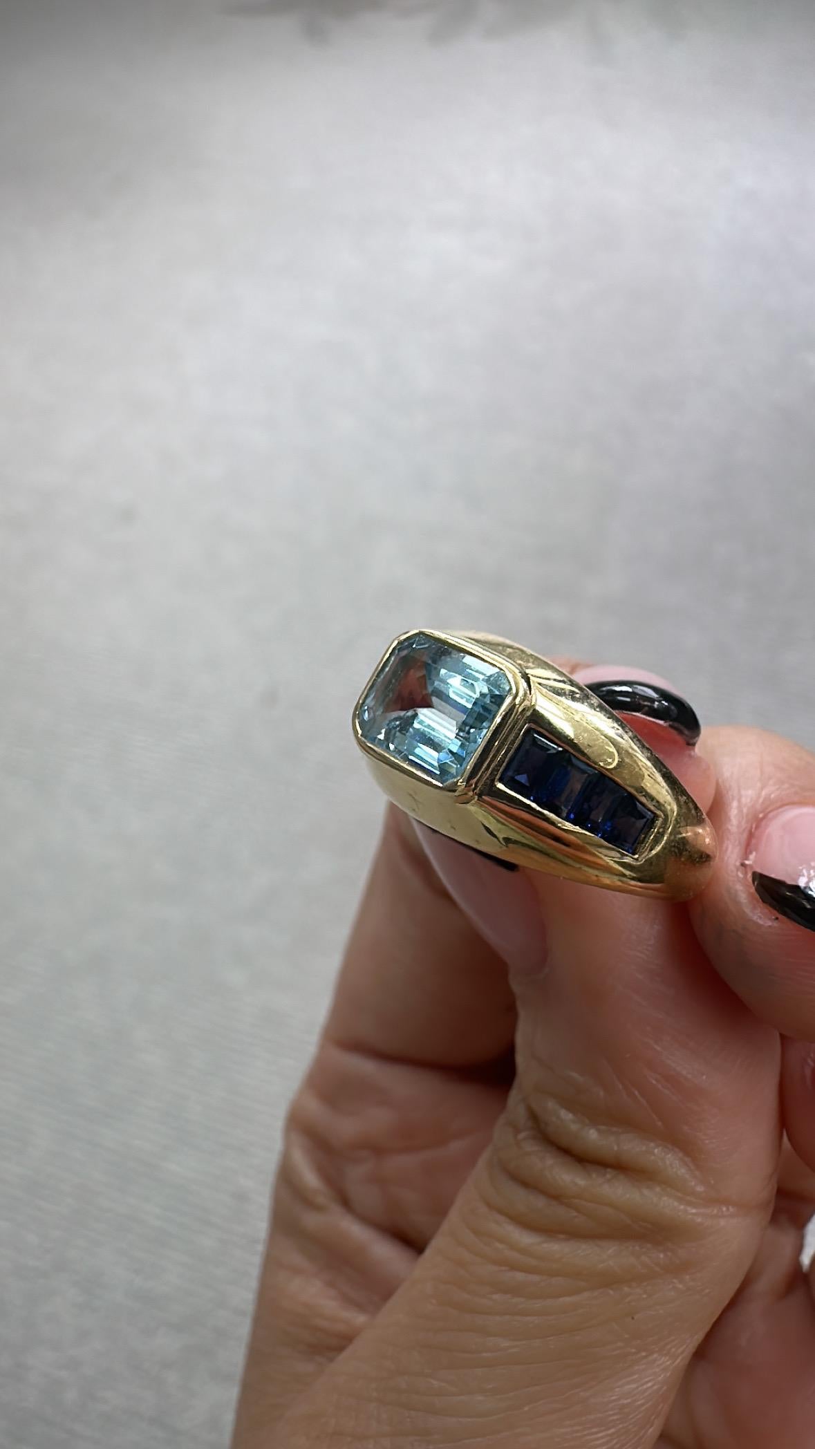 Set in 18K Yellow Gold, 1.26 carats Aquamarine & Blue Sapphire Engagement Ring For Sale 3