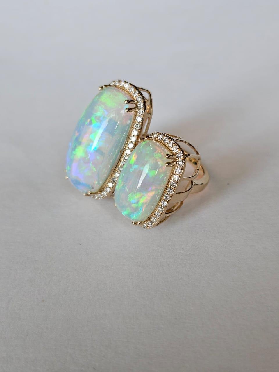 Cabochon Set in 18K Yellow Gold, 14.04 carats, Ethiopian Opal & Diamonds Cocktail Ring For Sale