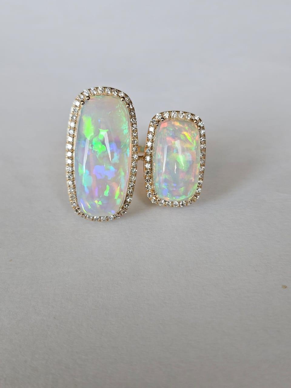 Women's or Men's Set in 18K Yellow Gold, 14.04 carats, Ethiopian Opal & Diamonds Cocktail Ring For Sale