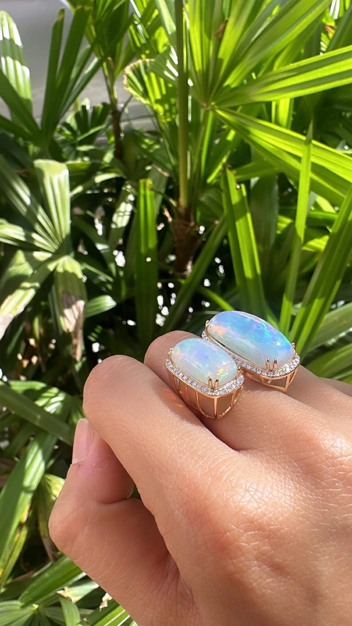 Set in 18K Yellow Gold, 14.04 carats, Ethiopian Opal & Diamonds Cocktail Ring For Sale 1