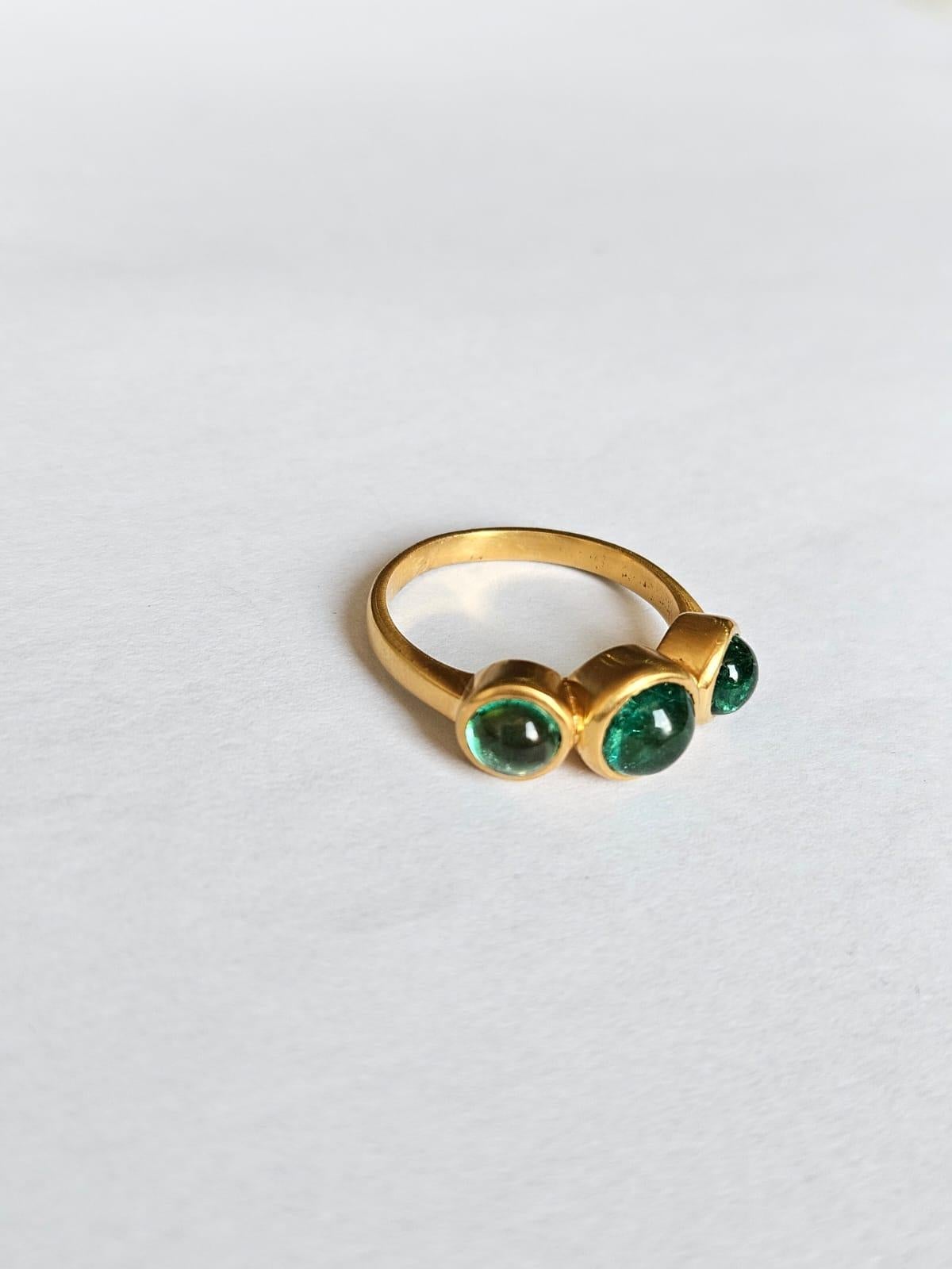 Set in 18K Yellow Gold, 2.91 carats, natural Zambian Emerald Cabochon Band Ring In New Condition For Sale In Hong Kong, HK