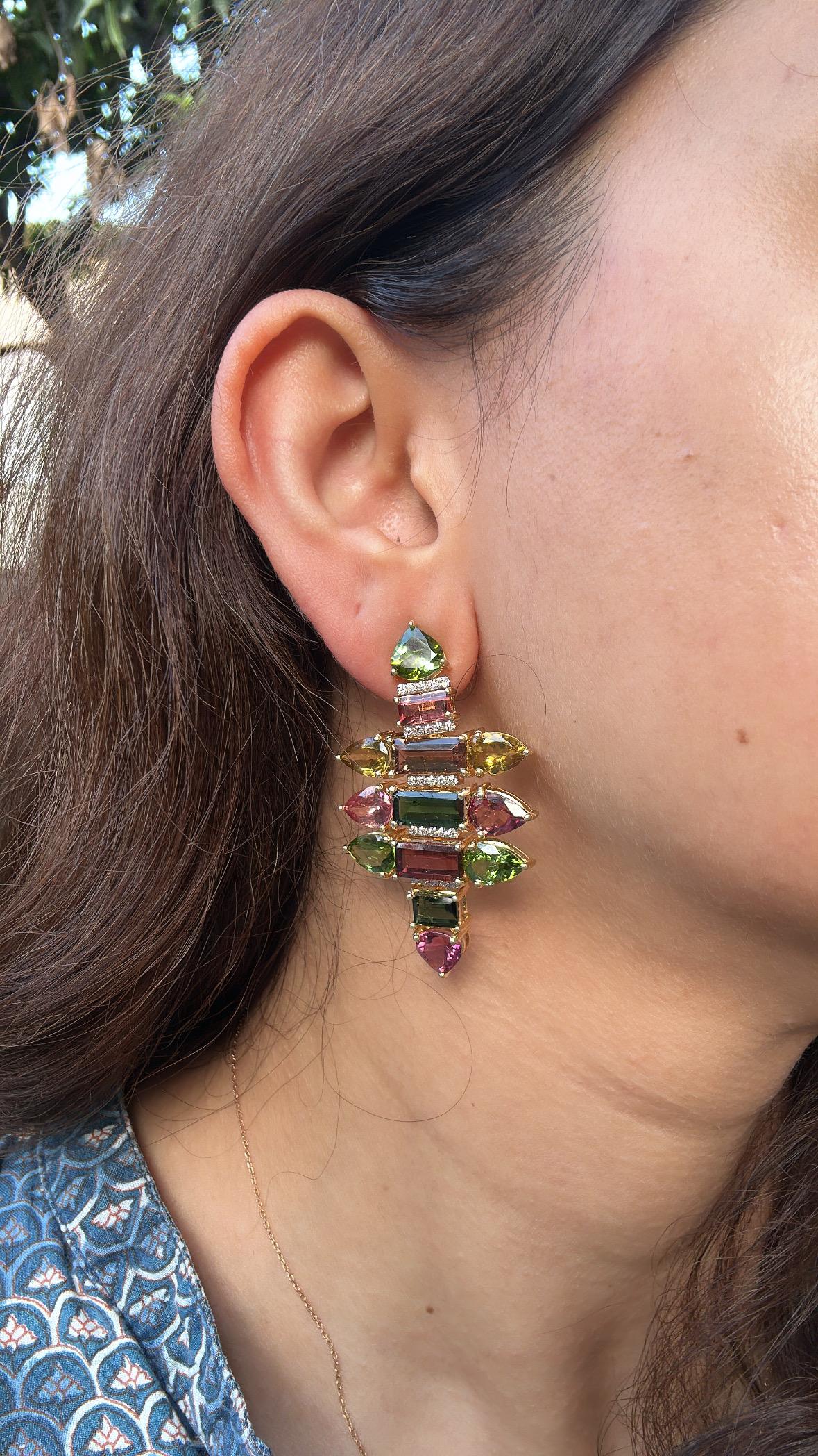 Engastados en Oro amarillo de 18 quilates, 37,87 quilates, Pendientes araña de Turmalina y Diamantes en venta 5