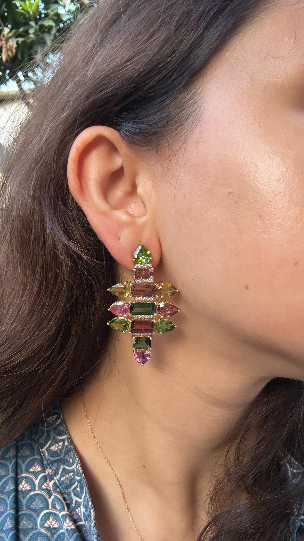 Engastados en Oro amarillo de 18 quilates, 37,87 quilates, Pendientes araña de Turmalina y Diamantes en venta 1