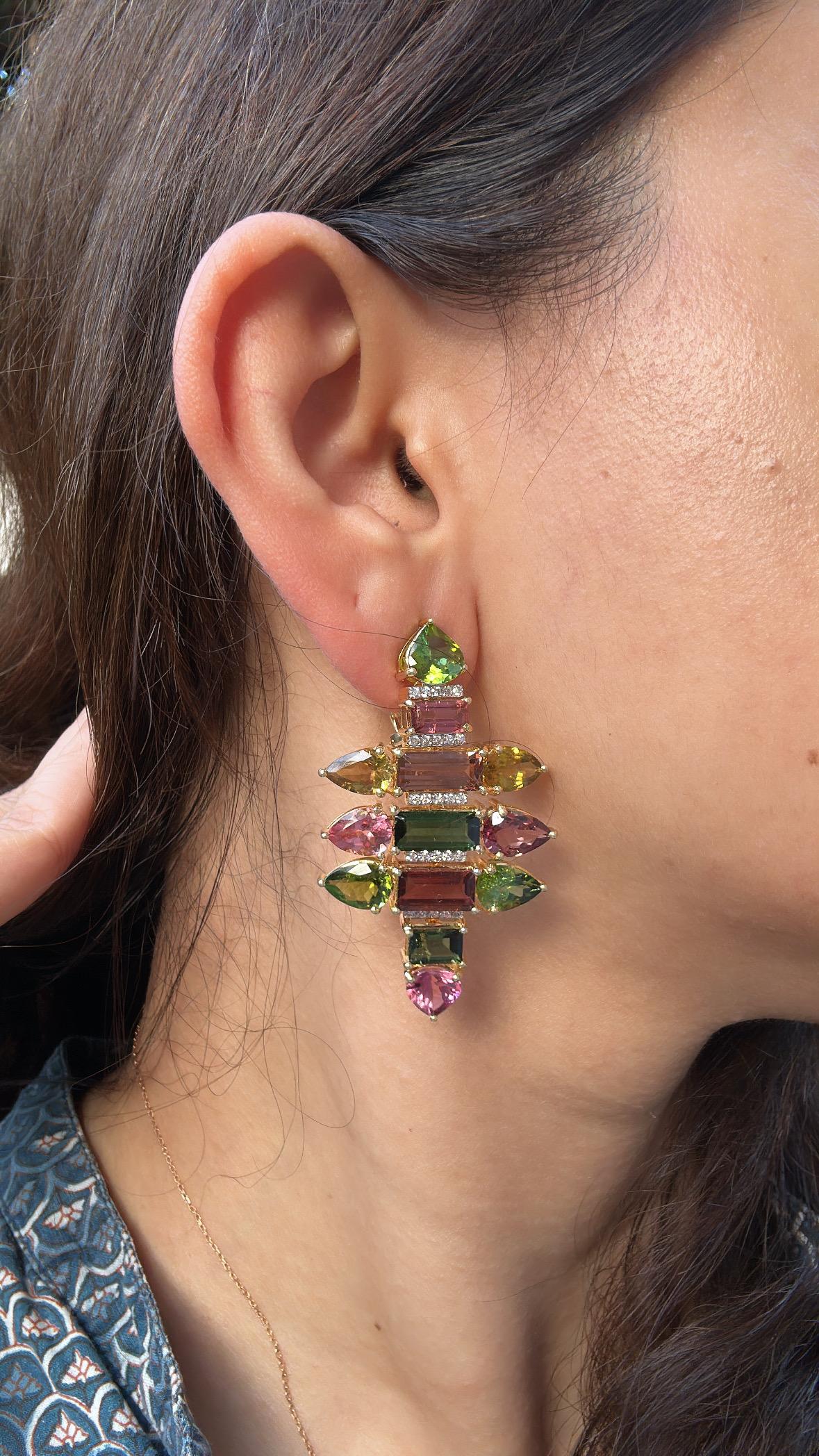 Engastados en Oro amarillo de 18 quilates, 37,87 quilates, Pendientes araña de Turmalina y Diamantes en venta 2