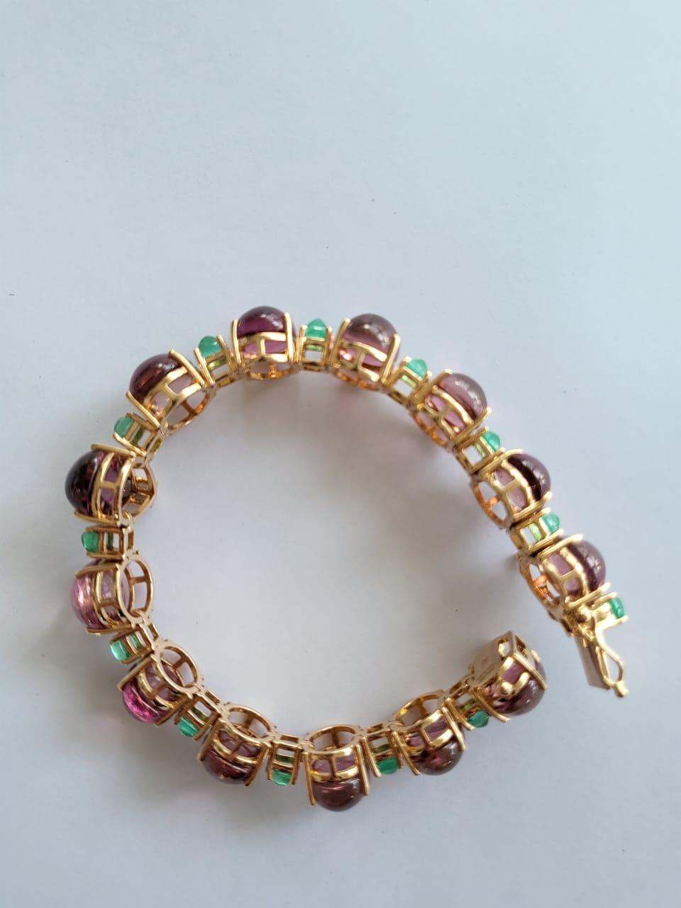 Set in 18k Yellow Gold, 67.55 Carats Natural Tourmaline & Emeralds Link Bracelet In New Condition For Sale In Hong Kong, HK