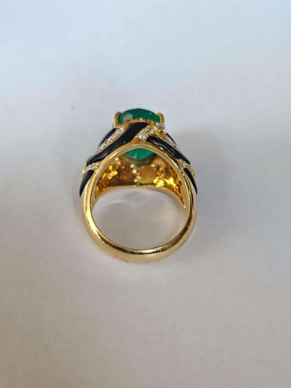 Art Deco Set in 18K Yellow Gold, Zambian Emerald, Black Onyx & Diamonds Engagement Ring For Sale