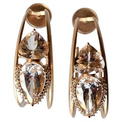 Ohrringe mit Morganit und Diamanten, gefasst in 18 Karat mattem Gelbgold, 20,46 Karat