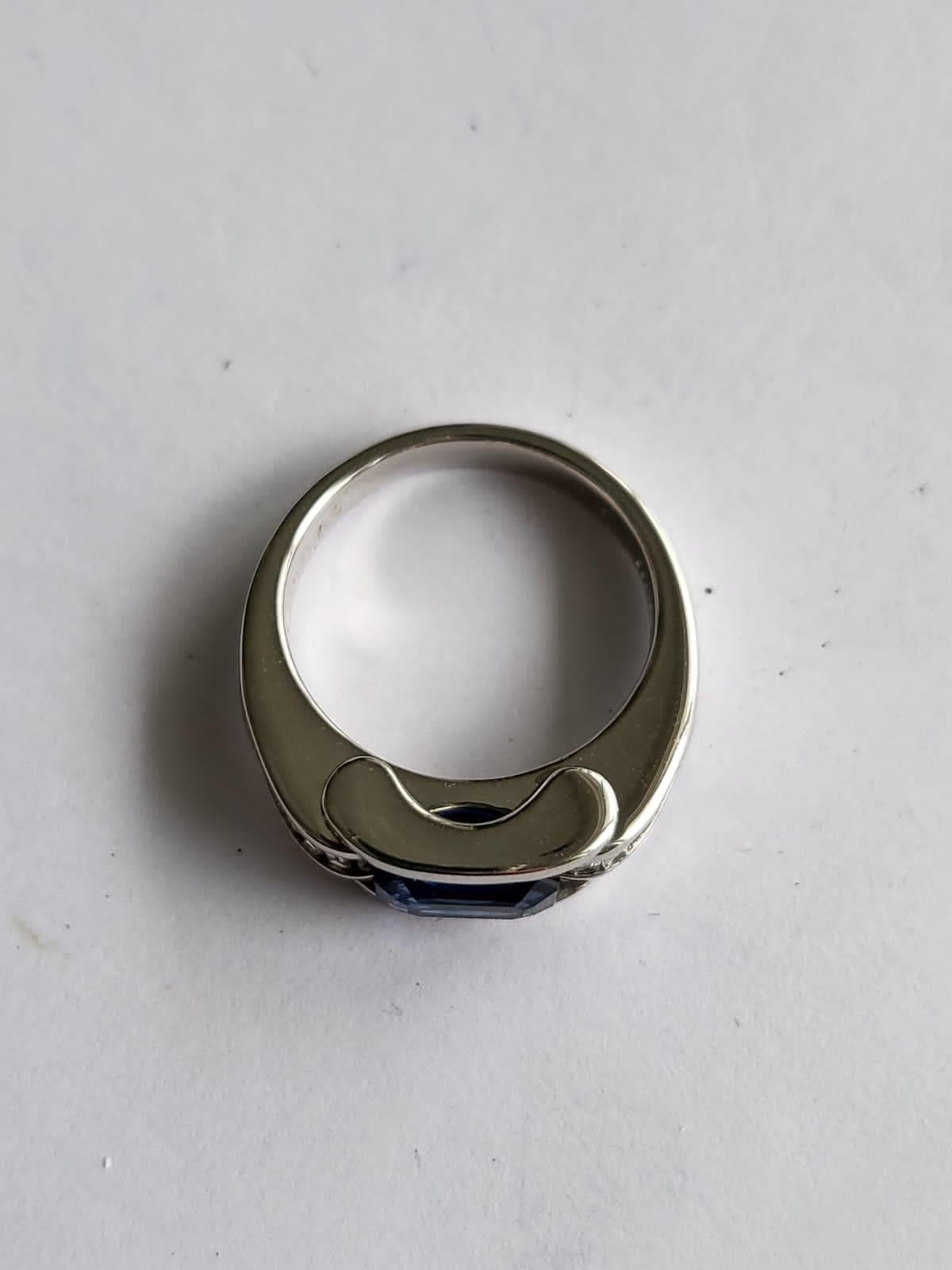 Modern Set in Platinum 900, 2.13 carats Ceylon Blue Sapphire & Diamonds Engagement Ring