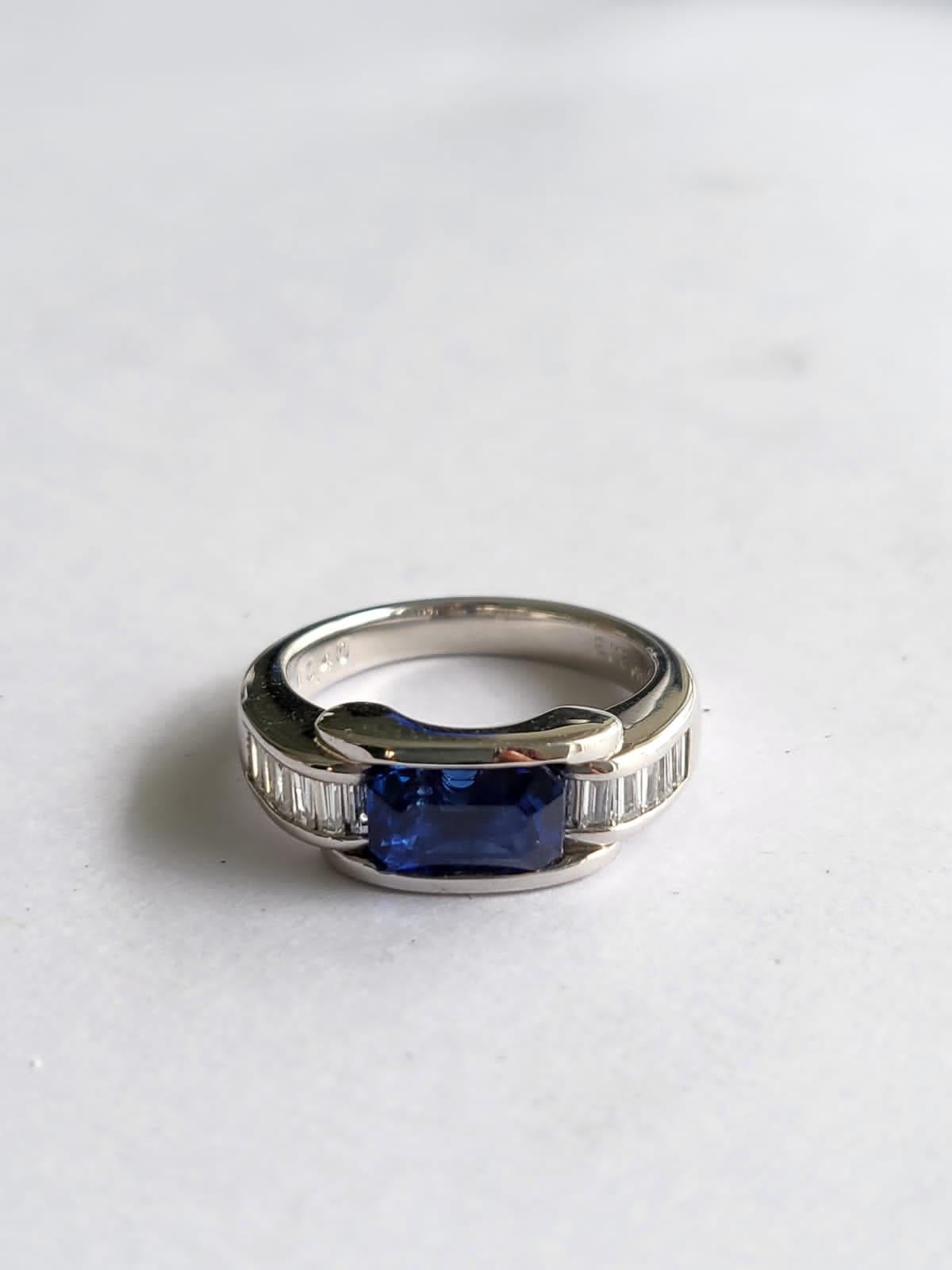 Set in Platinum 900, 2.13 carats Ceylon Blue Sapphire & Diamonds Engagement Ring In New Condition In Hong Kong, HK