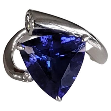 Set in Platinum 900, 5.80 Carats Tanzanite & Diamonds Engagement Ring For Sale