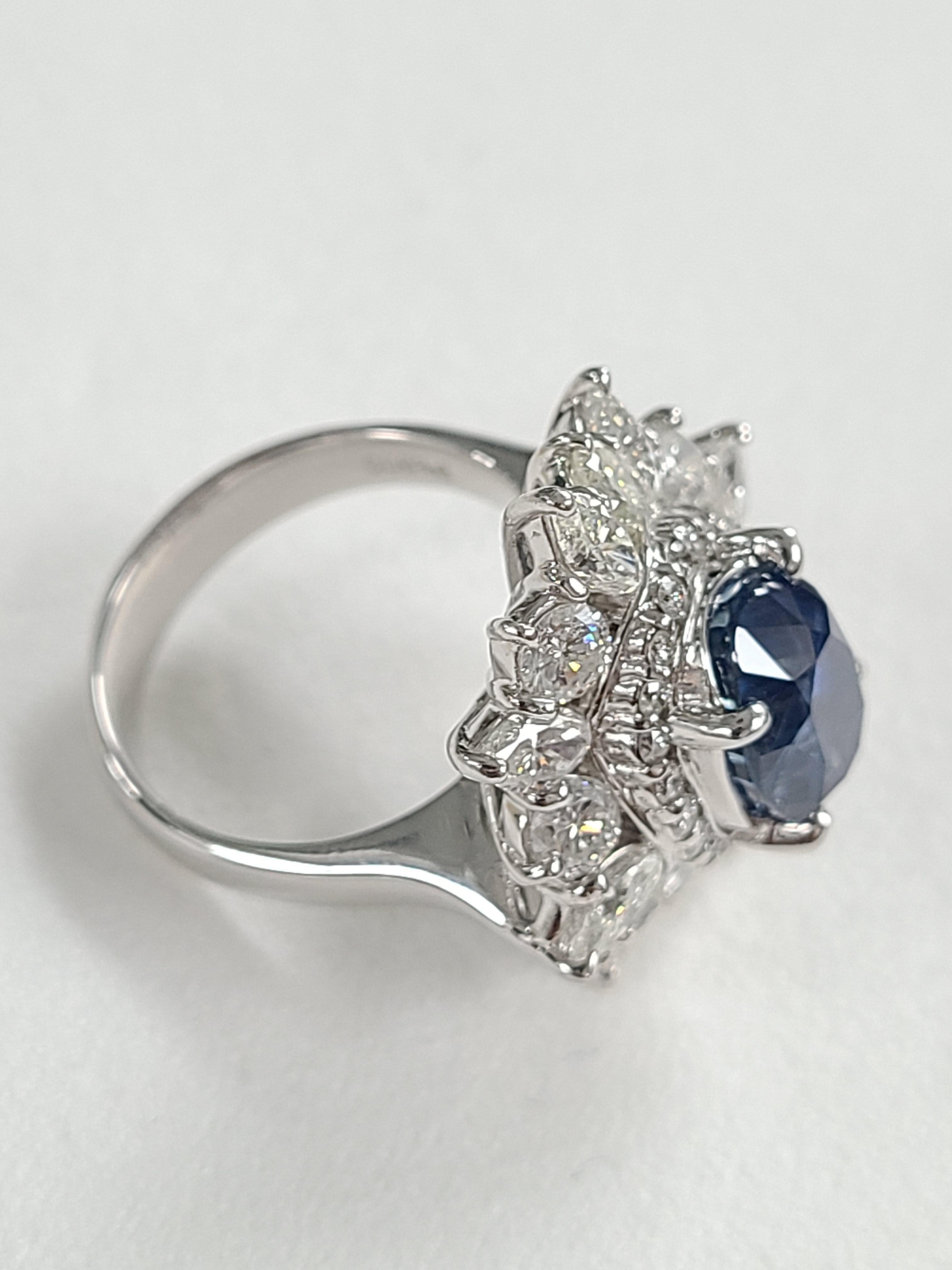 Oval Cut Platinum PT900 Blue Sapphire Ring with Diamonds