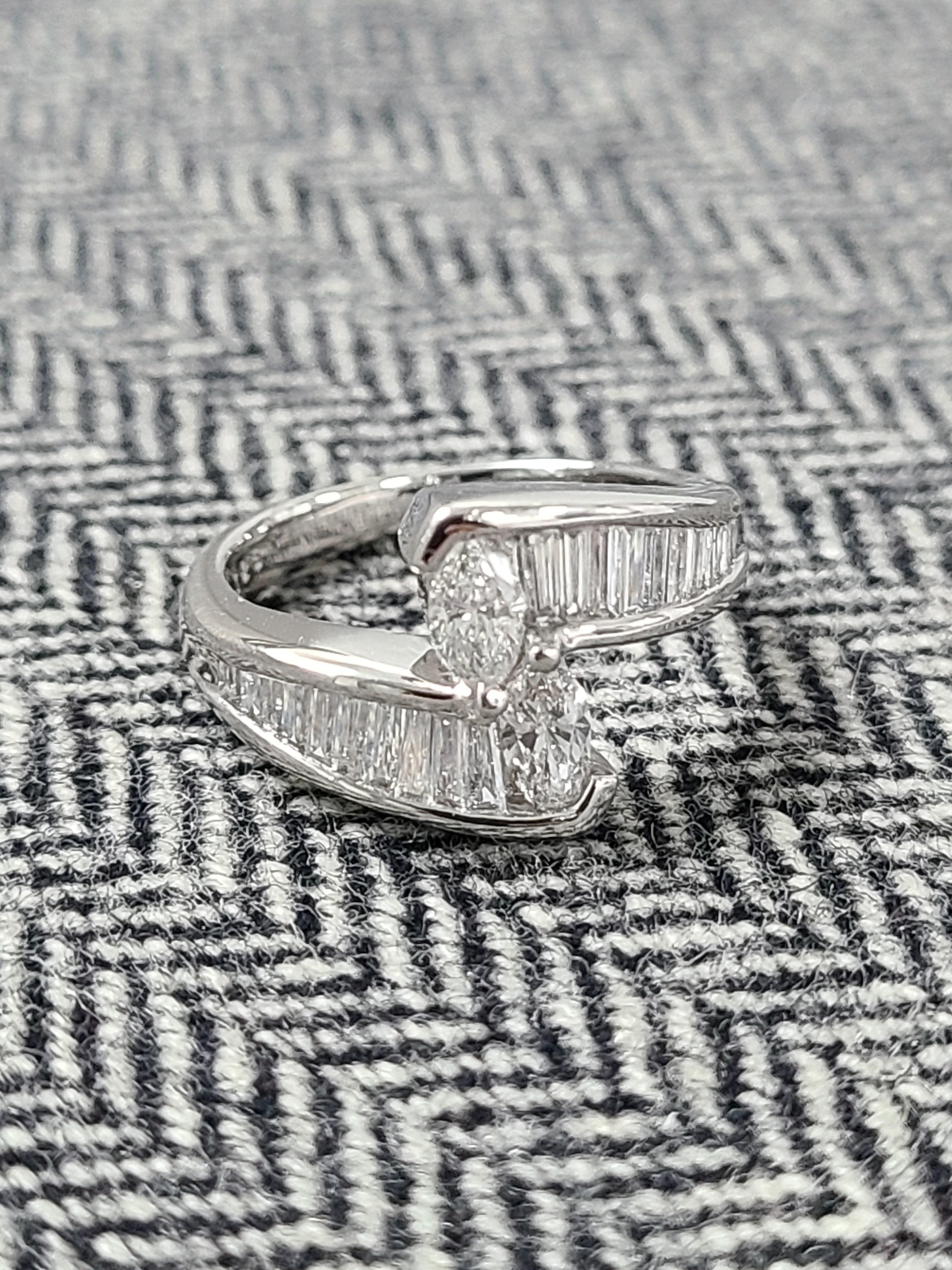 Platinum PT900 Diamond Ring In New Condition In Hong Kong, HK