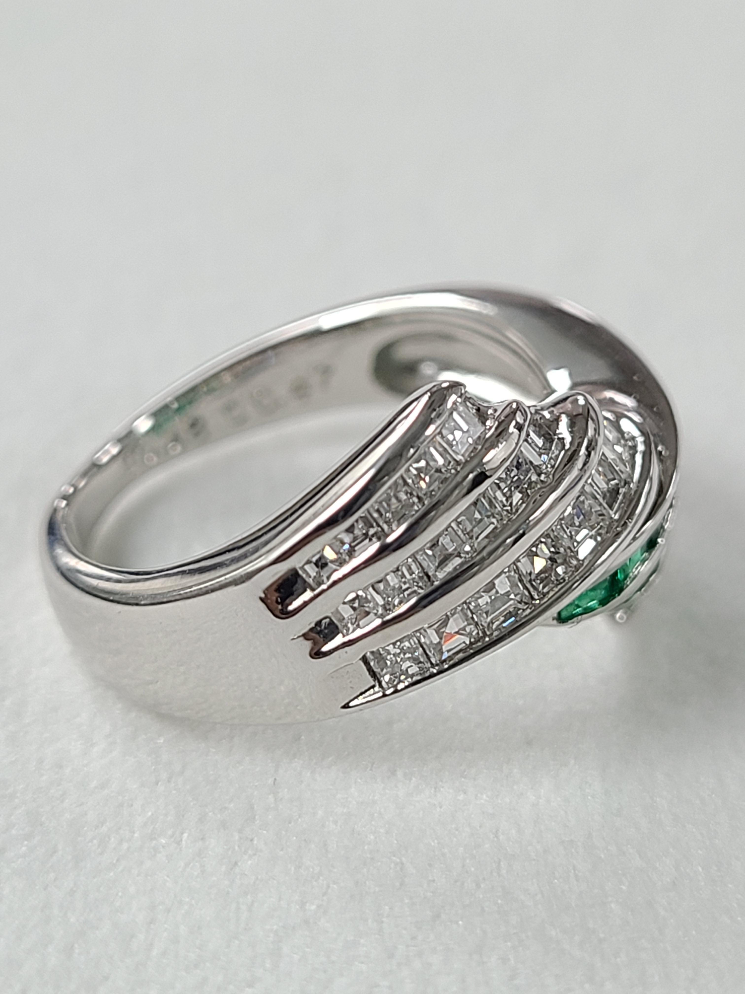 Platinum PT 900 Emerald Ring with Diamonds For Sale 3