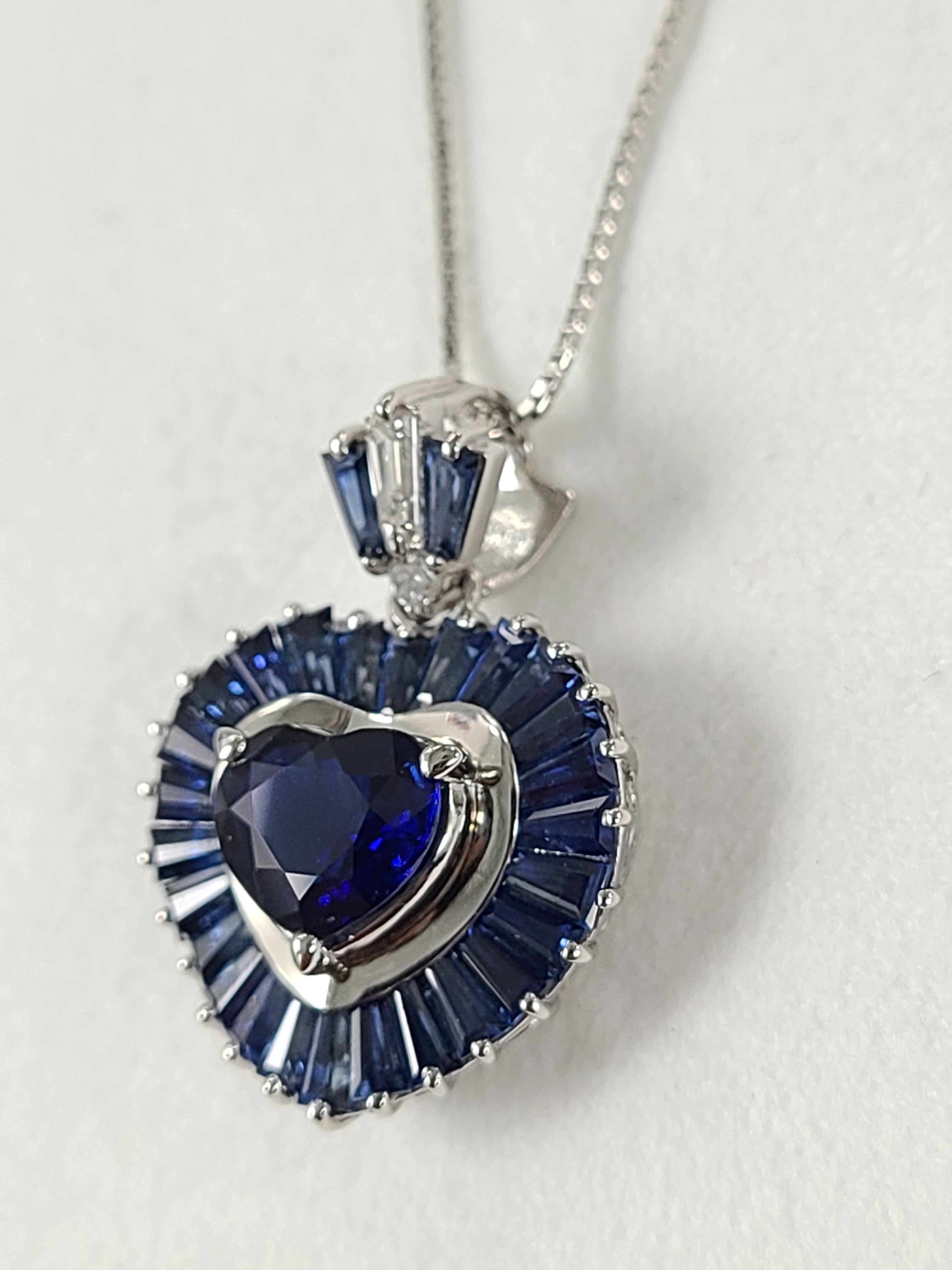 Women's Platinum PT900 Heart Shape Sapphire Pendant
