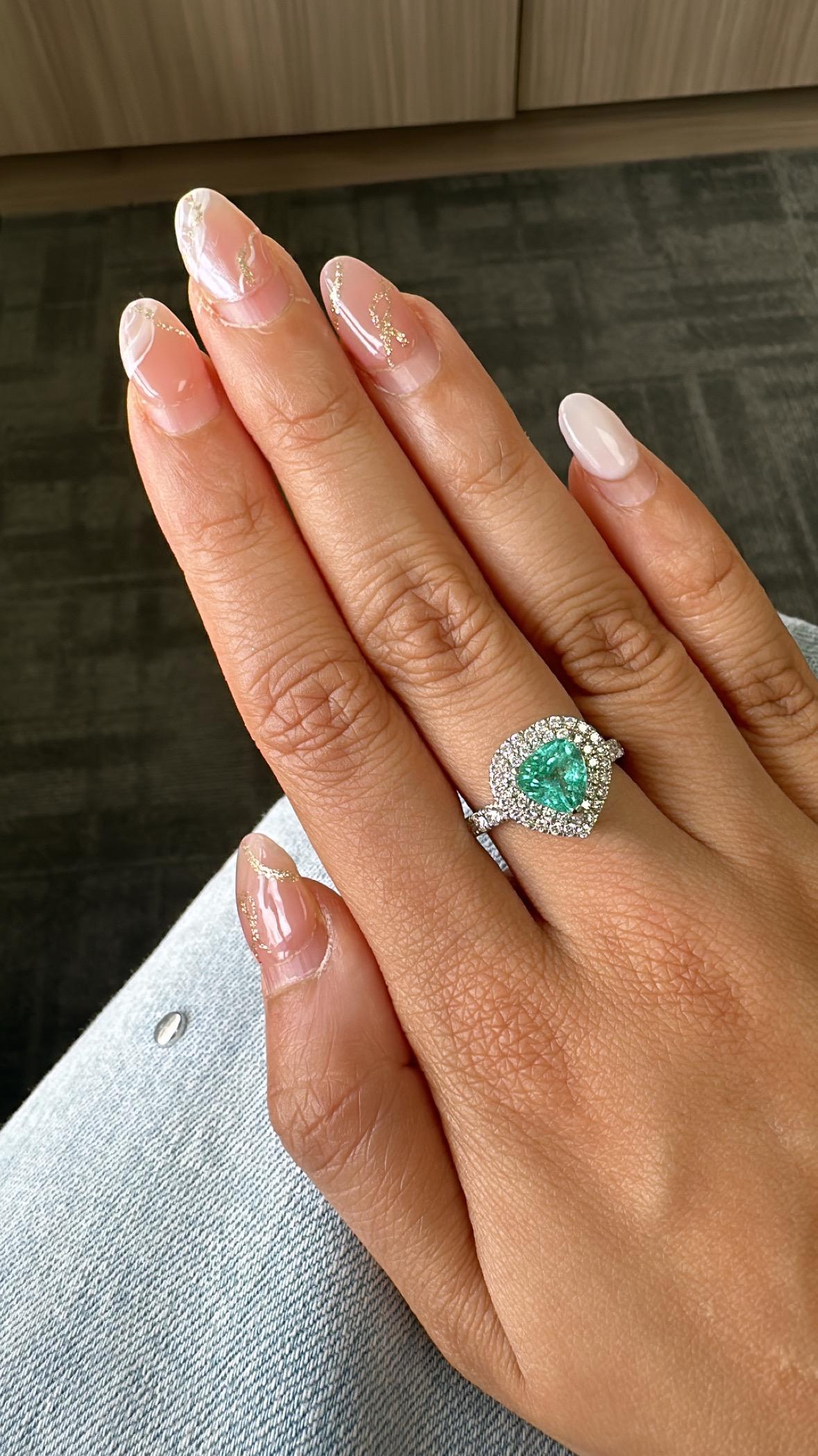 Trillion Cut Set in Platinum900, 1.68 carats, Paraiba Tourmaline & Diamonds Engagement Ring For Sale
