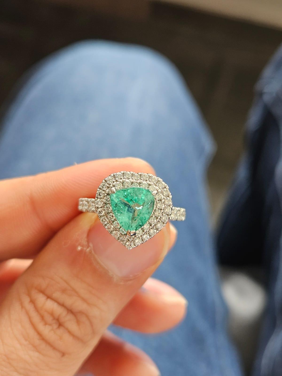 Set in Platinum900, 1.68 carats, Paraiba Tourmaline & Diamonds Engagement Ring For Sale 2