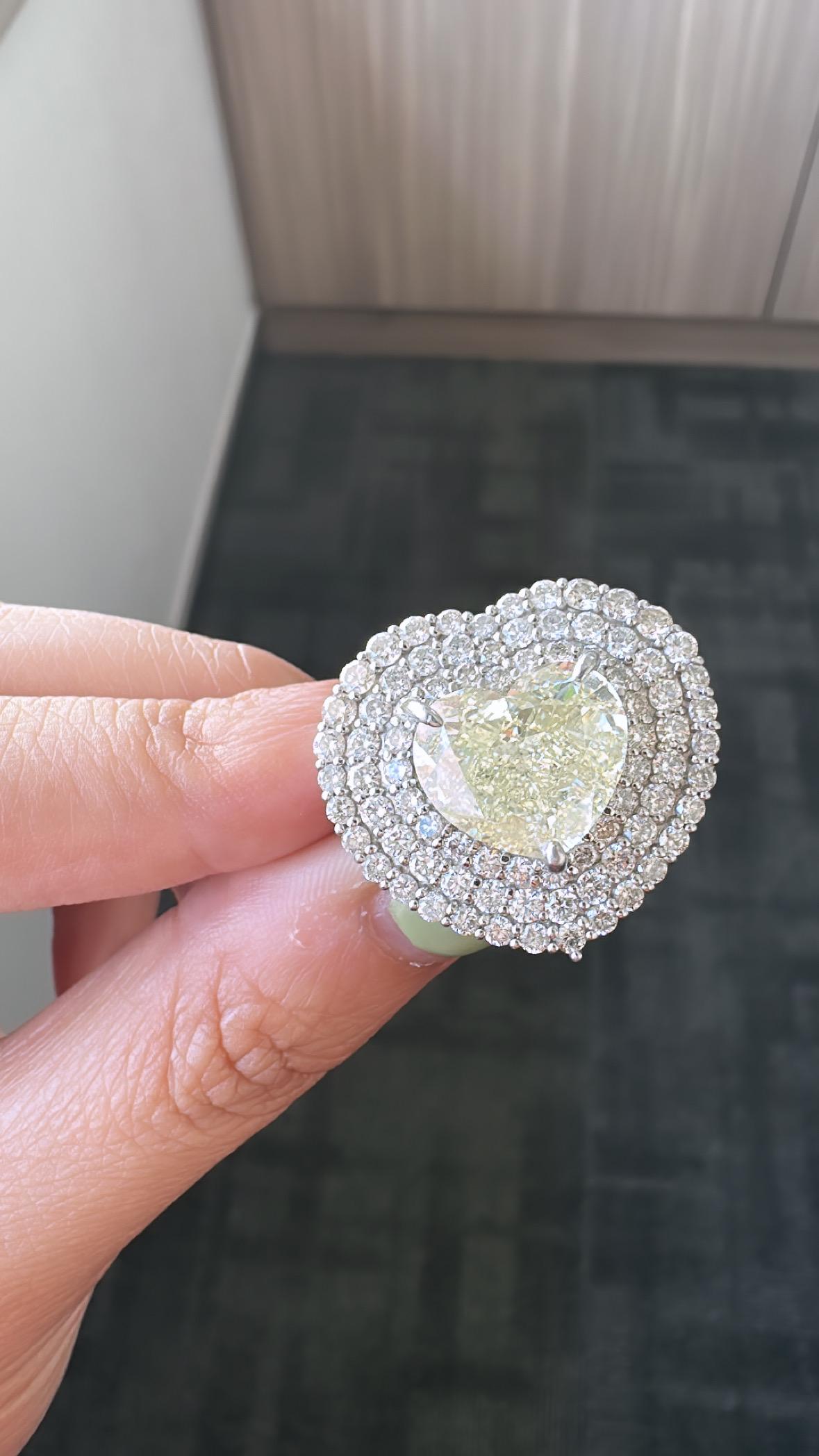 Set in PT900, 10.01 carats, N colour VS2 clarity Heart Diamond Engagement Ring In New Condition For Sale In Hong Kong, HK