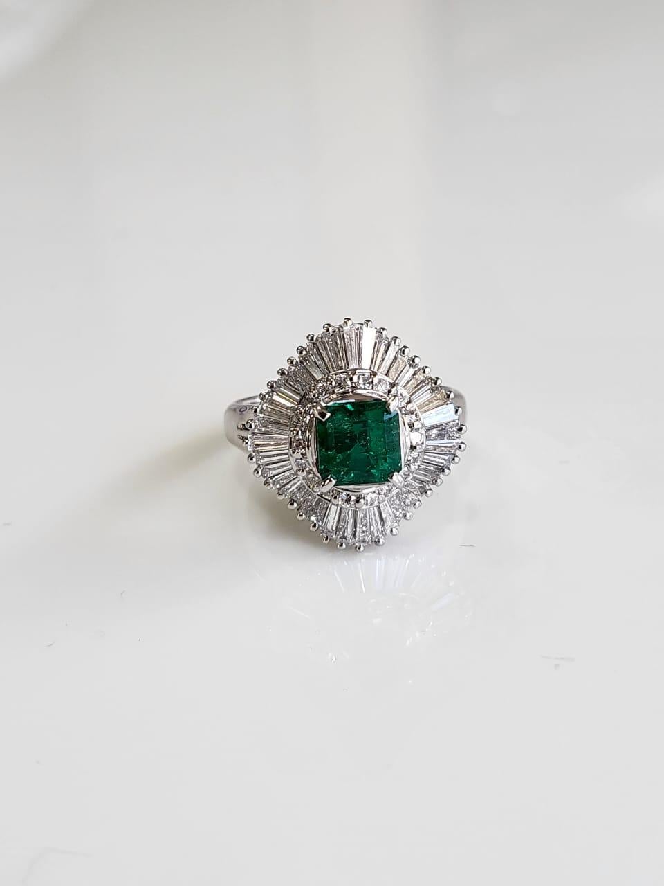 Women's or Men's Set in PT900, 1.09 carats, natural Colombian Emerald & Diamonds Engagement Ring For Sale