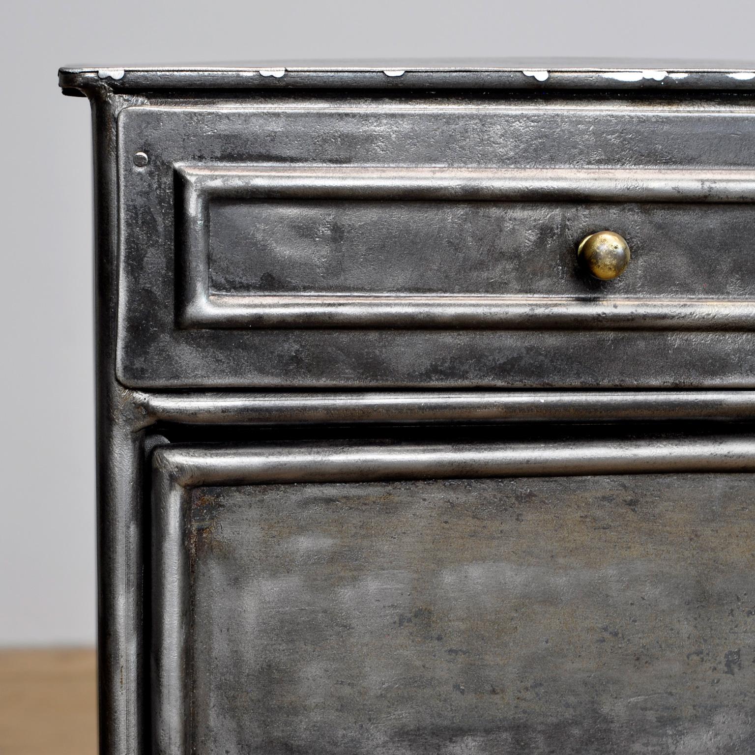 Set Iron Nightstands, 1910's In Good Condition In Amsterdam, Noord Holland