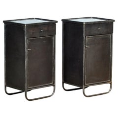 Ensemble de tables de nuit en fer, années 1920