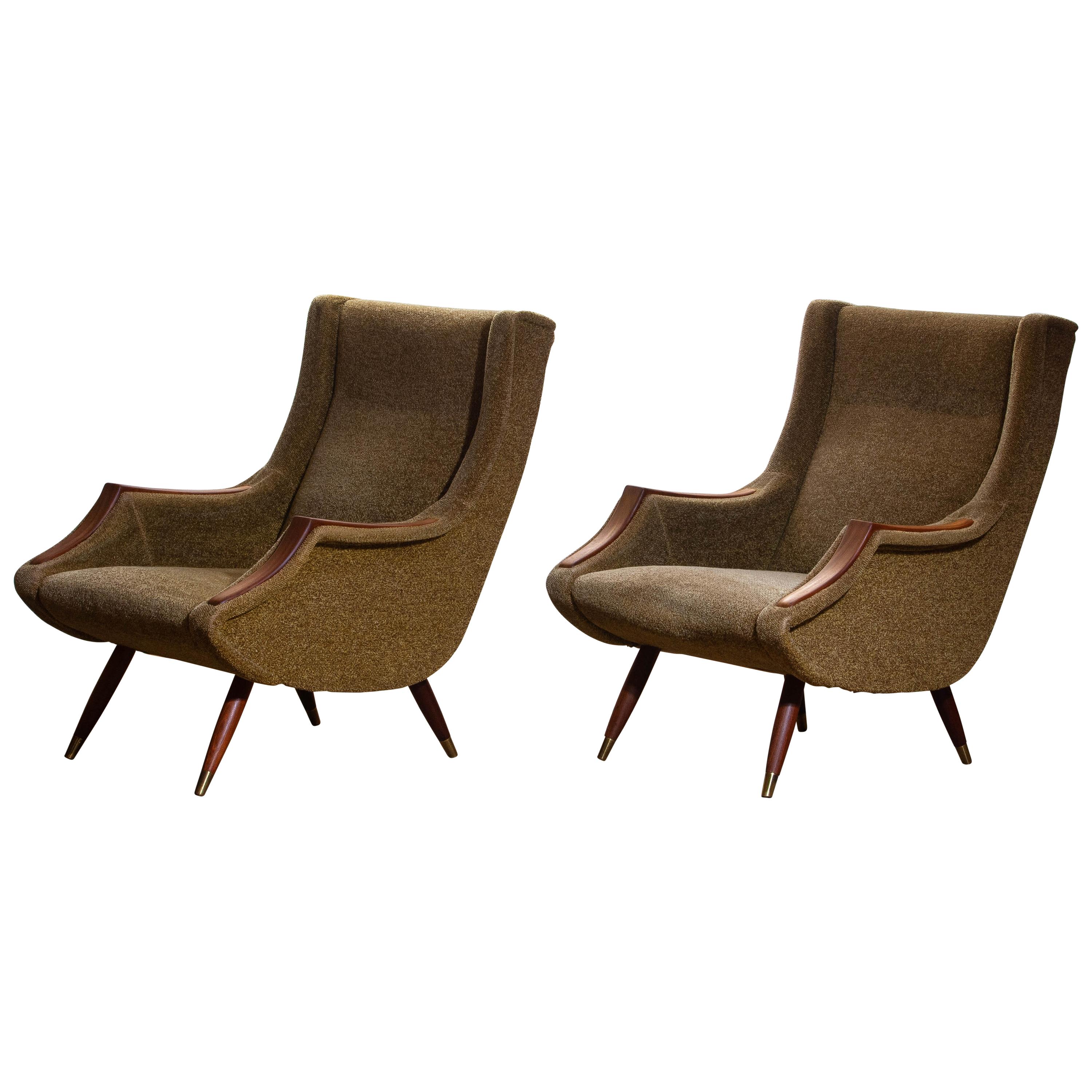 1950s extremely rare pair easy / lounge chairs designed by Aldo Morbelli for Isa Bergamo, Italy, both still in original condition.
Armrests and legs in teak.
Overall impression for the age is good.
One chair shows slide discoloration to one side.