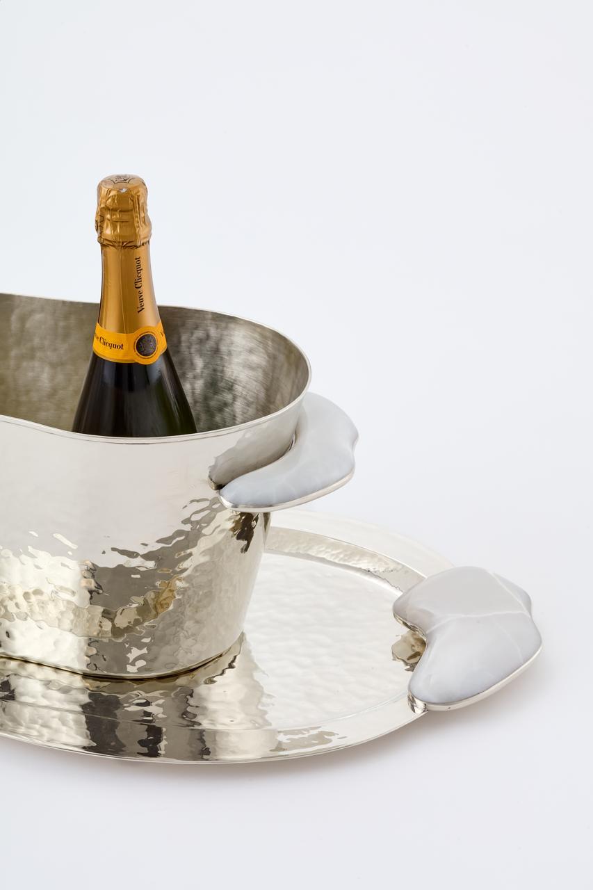 SET Lacar Medium Silver Alpaca , Cream Onyx Stone Champagner-Eimer & Tablett (Handgeschnitzt) im Angebot