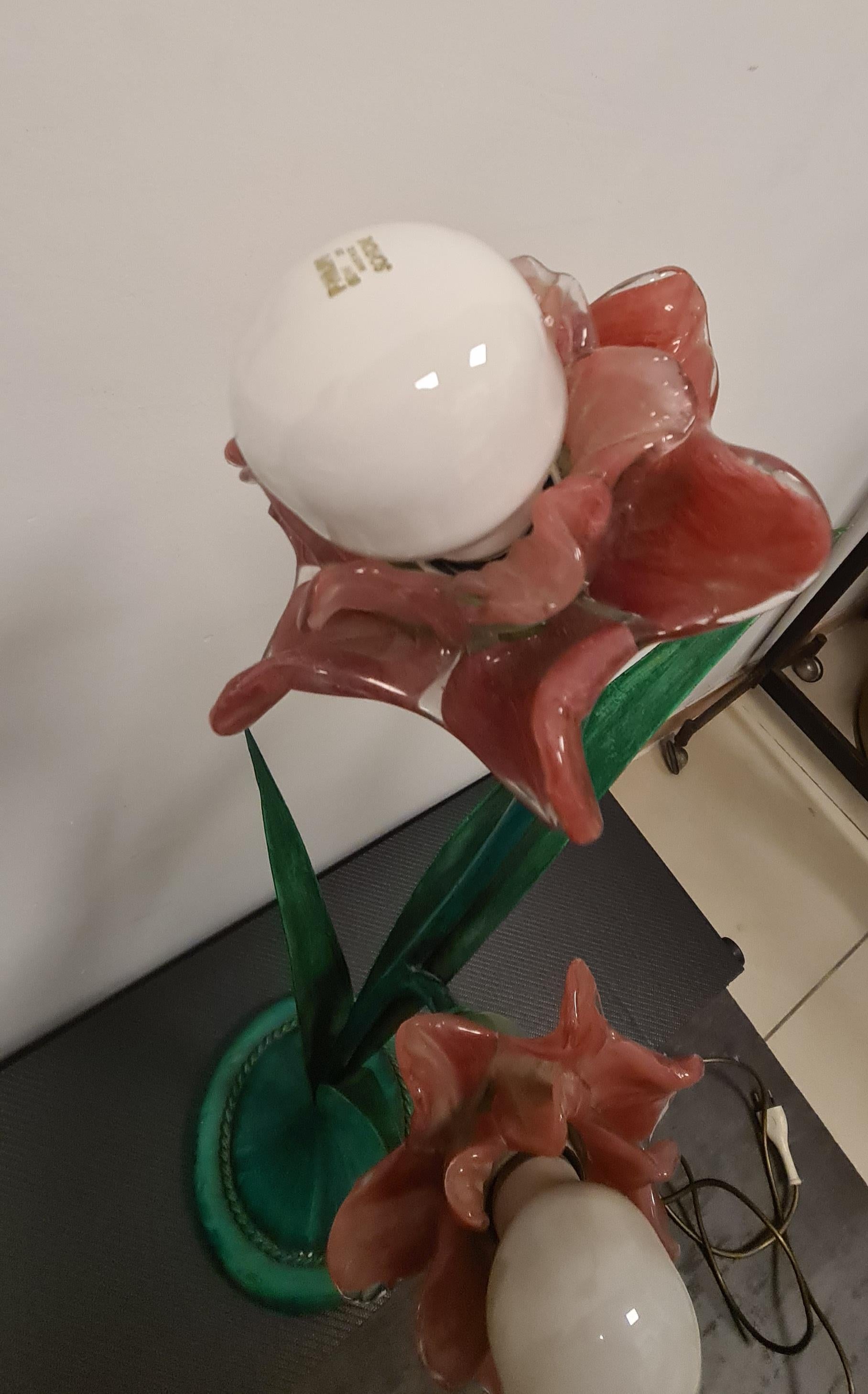 Laiton Ensemble de lampes avec fleurs en verre murano par Bacci florence en vente