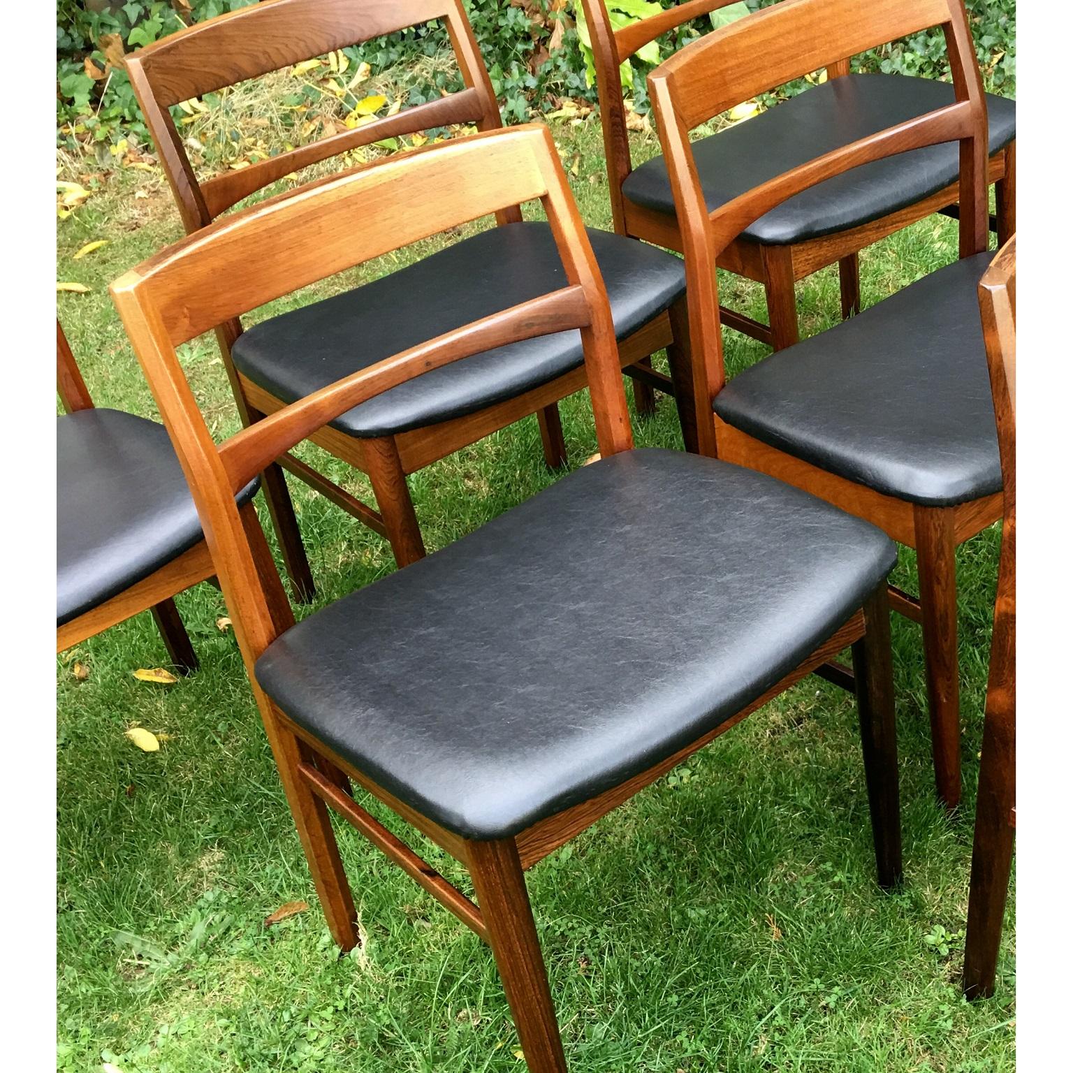 Milieu du XXe siècle Ensemble de 6 chaises de salle à manger danoises en palissandre du milieu du siècle par Henning Kjaernulf, années 1960 en vente