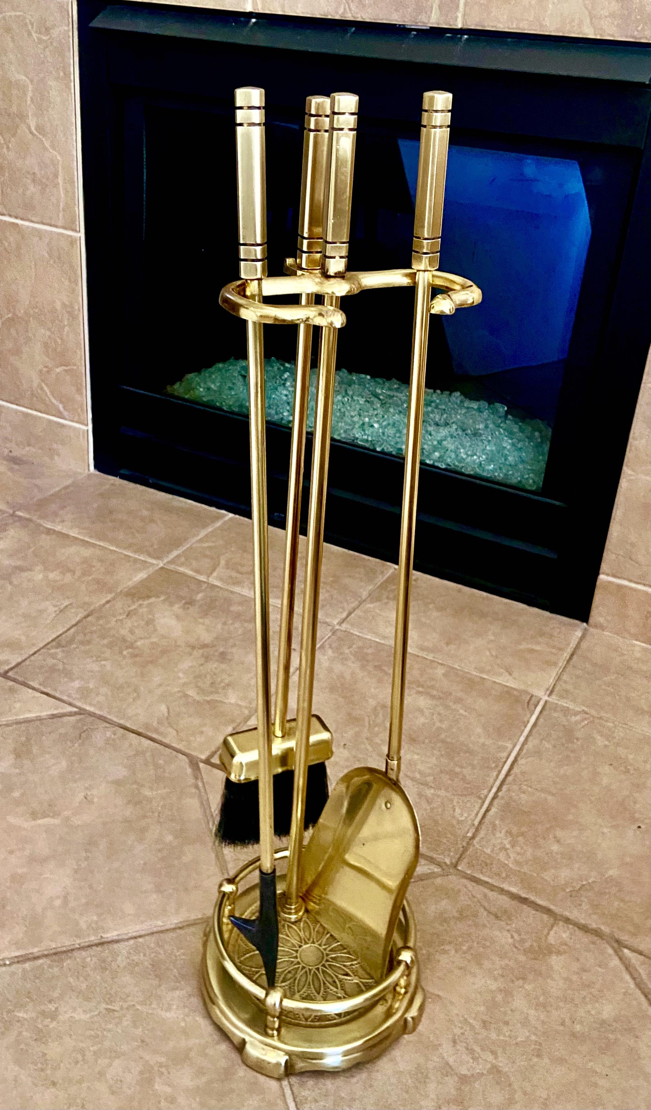Set Mid Century Modernist Brass Cast Iron Fireplace Tool Set In Good Condition For Sale In Palm Springs, CA