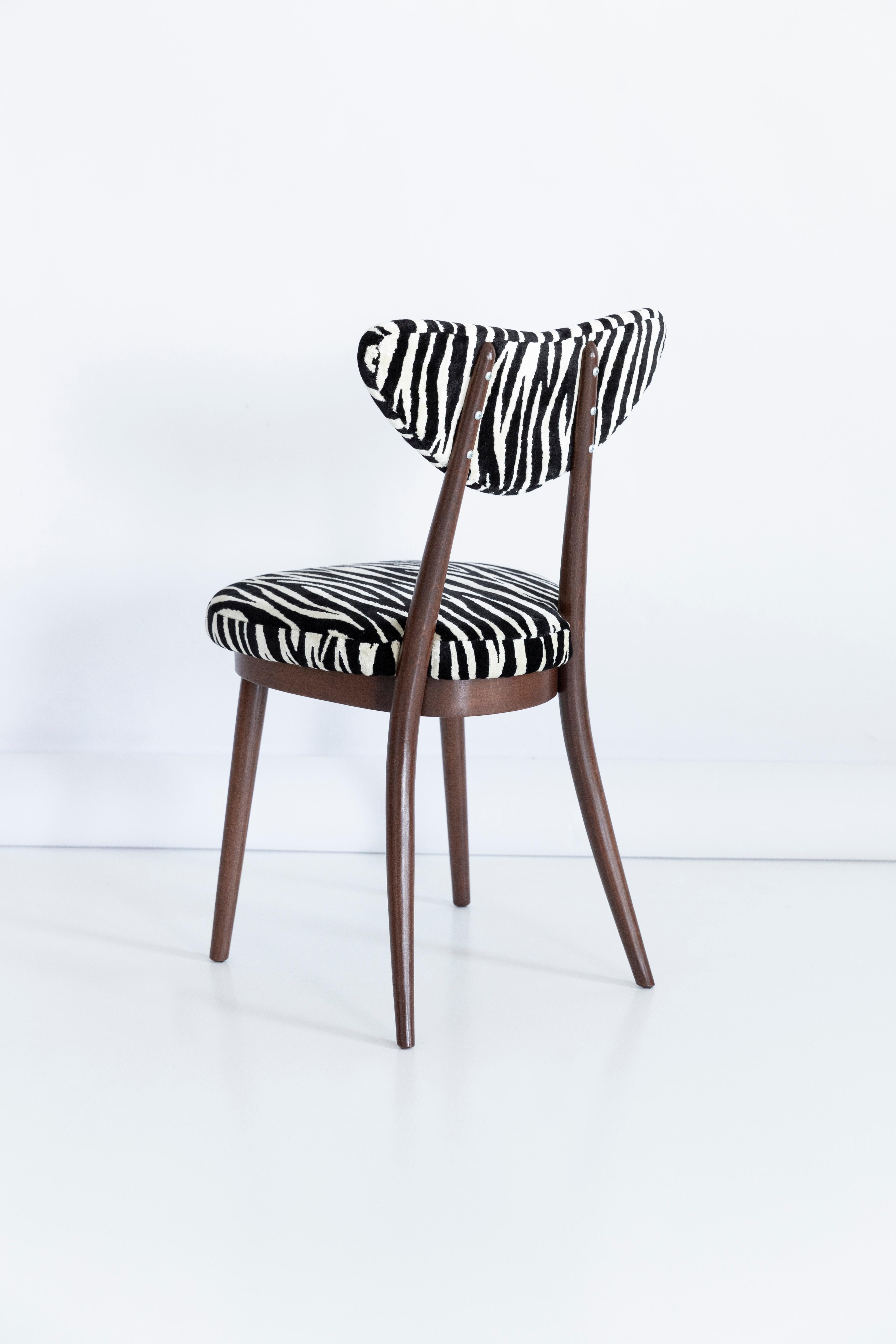 Set Midcentury Zebra Black White Heart Chairs, Hollywood Regency, Poland, 1960s For Sale 2