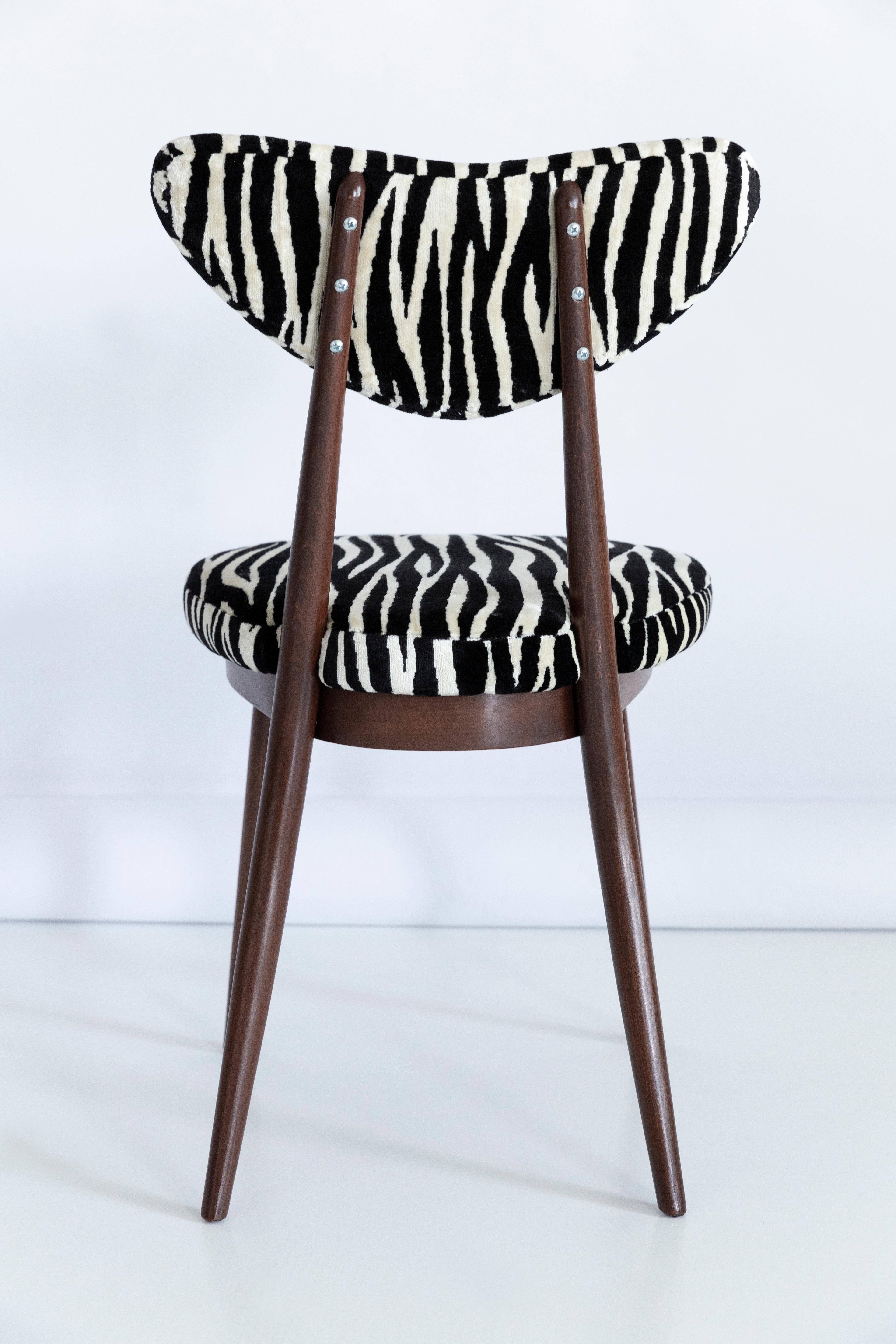 Set Midcentury Zebra Black White Heart Chairs, Hollywood Regency, Poland, 1960s For Sale 3