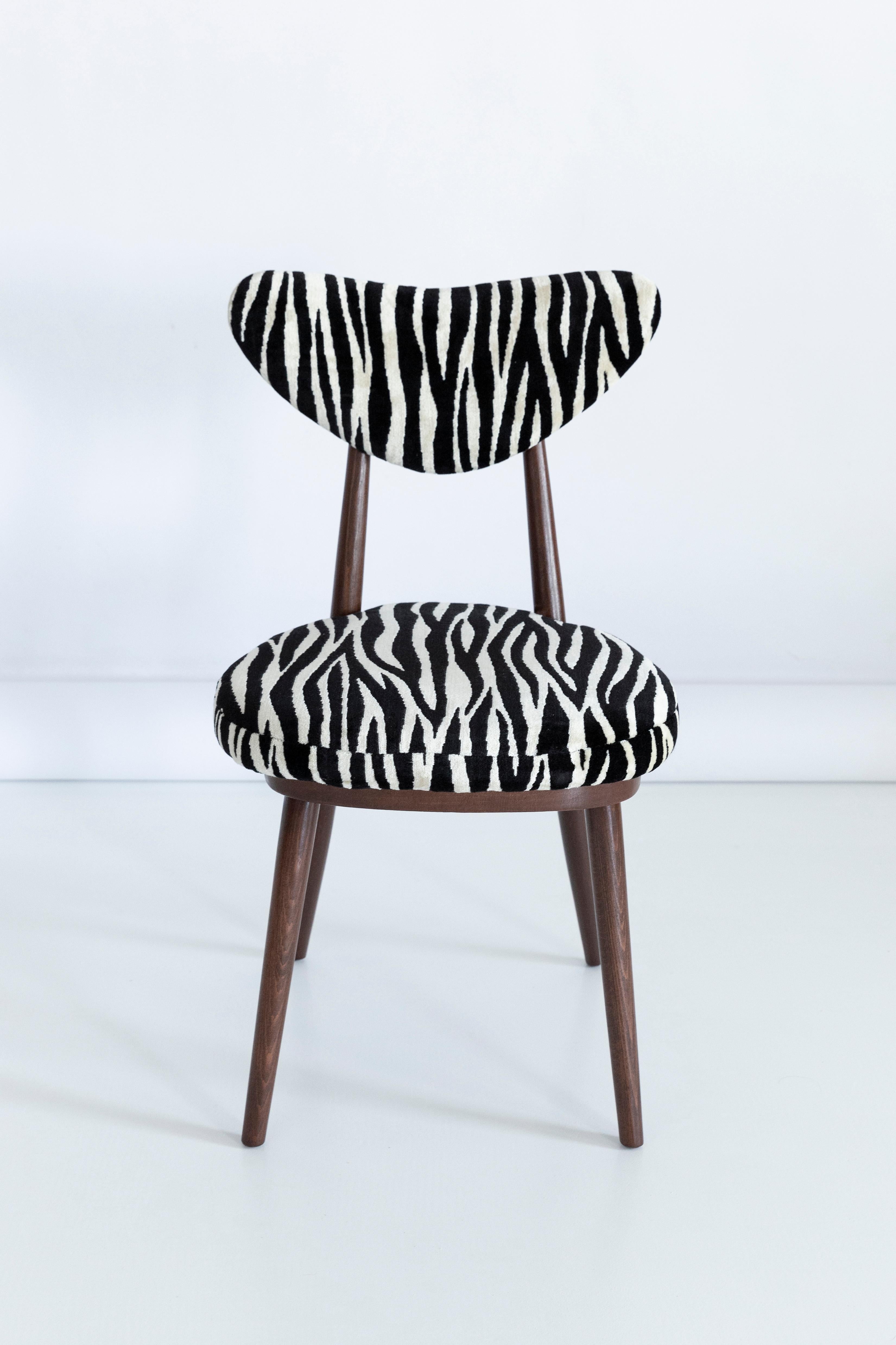 Set Midcentury Zebra Black White Heart Chairs, Hollywood Regency, Poland, 1960s For Sale 10