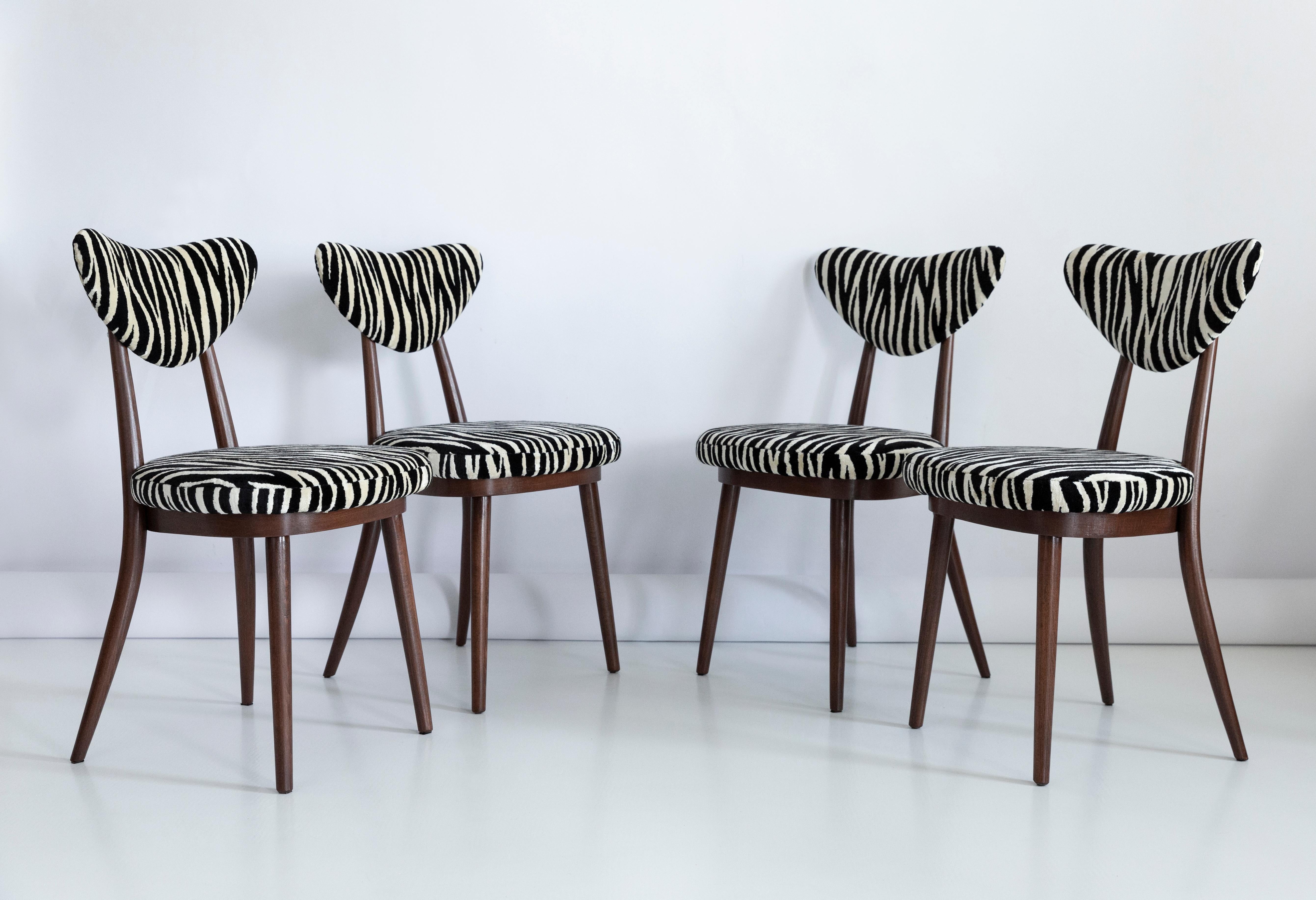 Hand-Crafted Set Midcentury Zebra Black White Heart Chairs, Hollywood Regency, Poland, 1960s For Sale