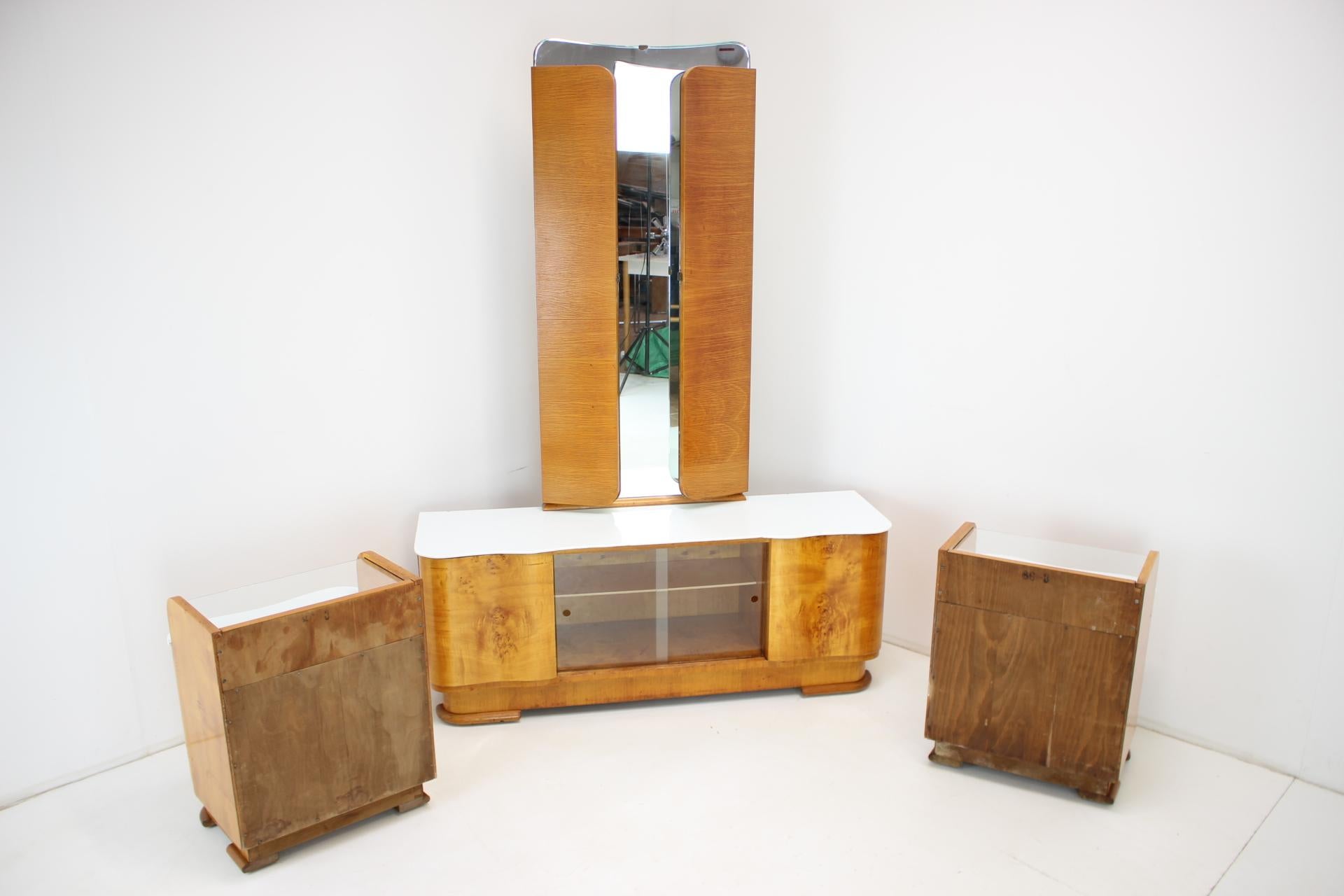 Set Mirror Cabinet and Bedside Tables by Jindřich Halabala, Czechoslovakia 1950s In Good Condition In Praha, CZ